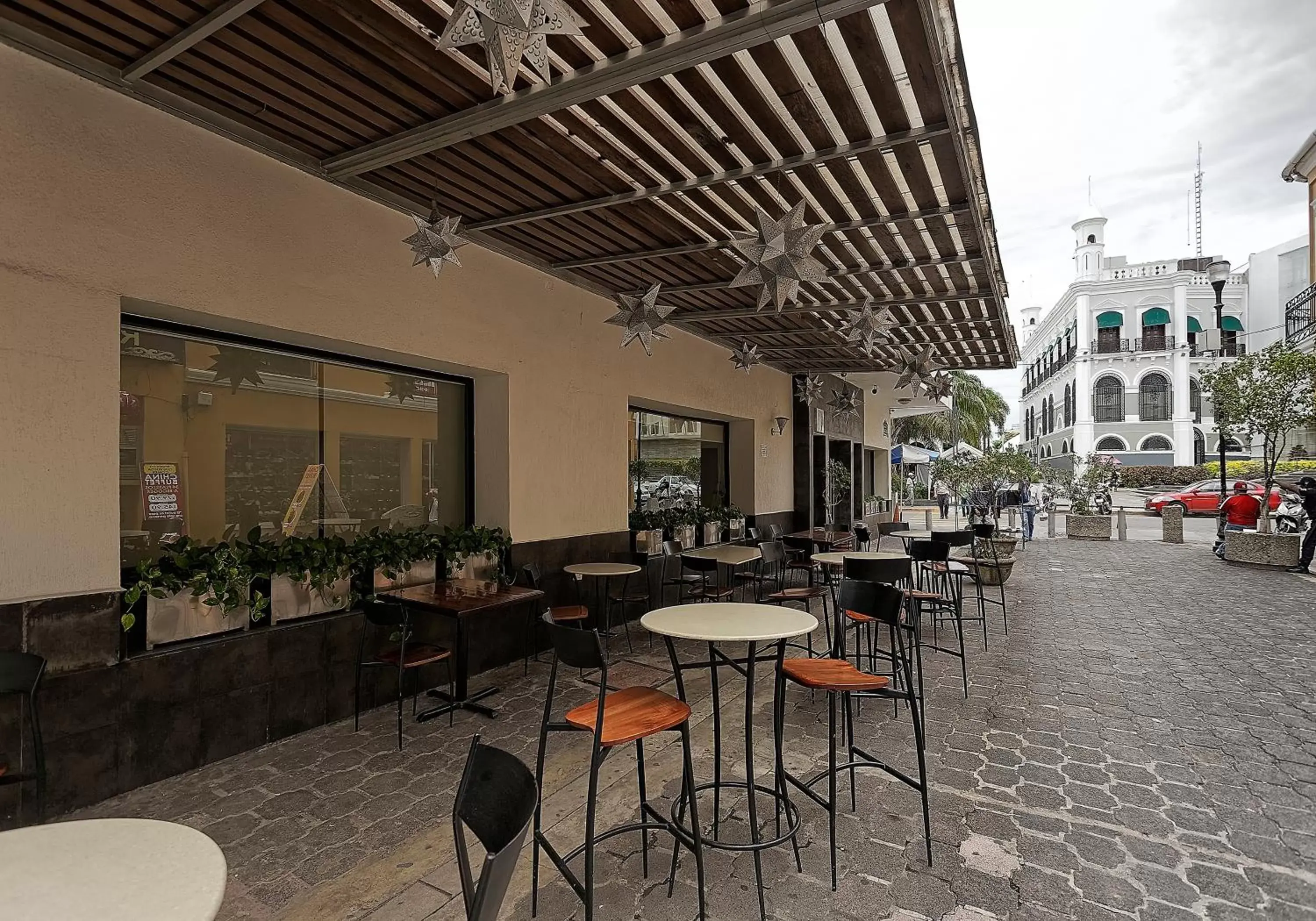 Balcony/Terrace, Restaurant/Places to Eat in Olmeca Plaza Urban Express