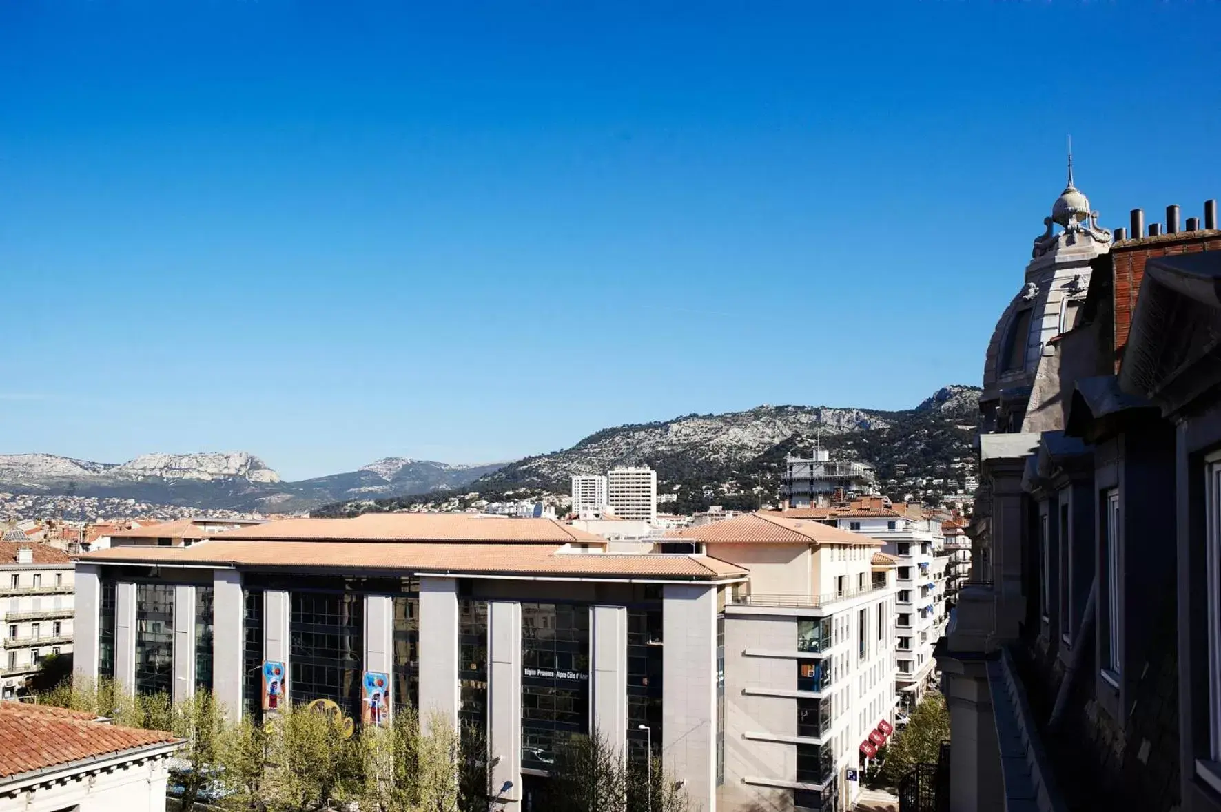 Street view, Mountain View in Hôtel Amirauté