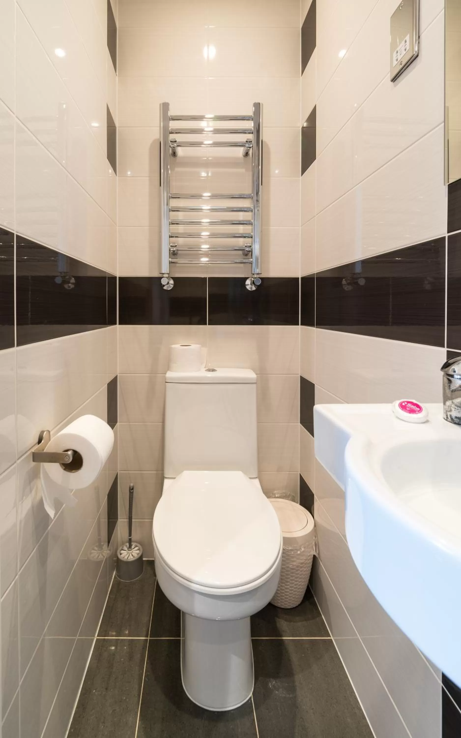 Bathroom in Royal London Hotel By Saba