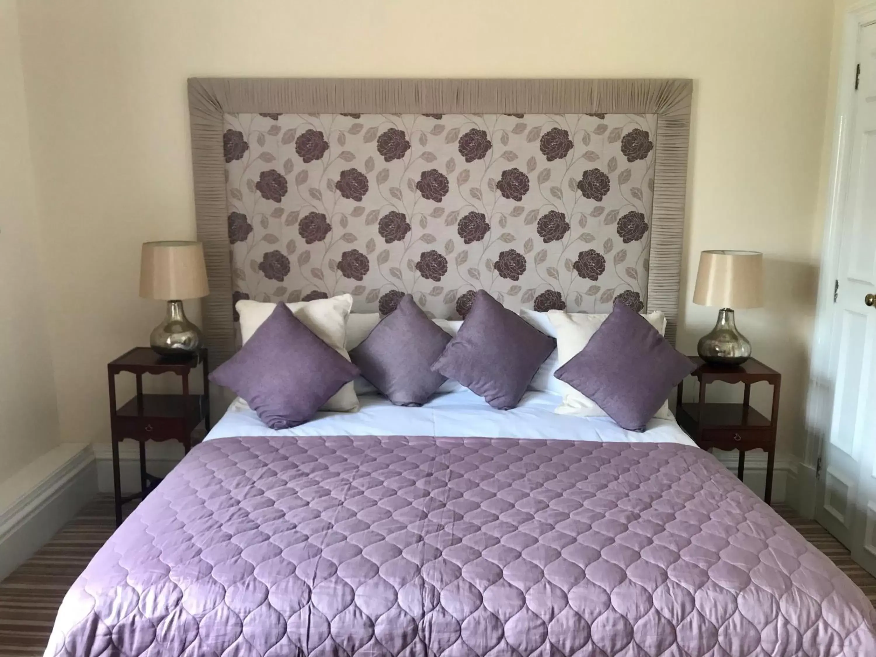 Bed in Bosworth Hall Hotel & Spa