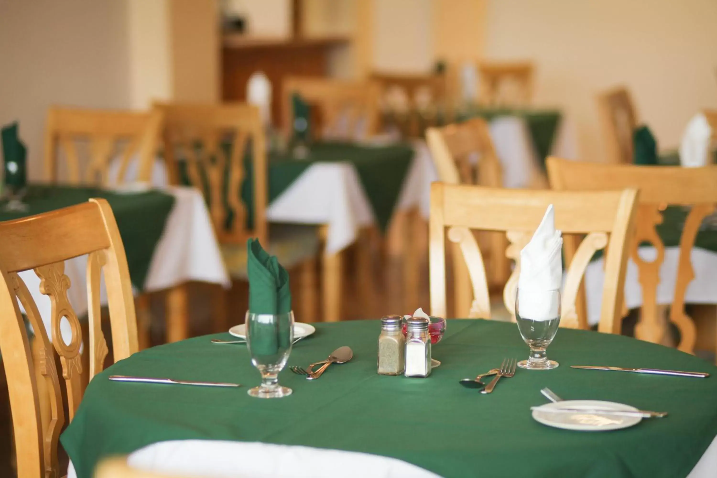 Restaurant/places to eat in Heritage Hotel Restaurant/places to eat in Heritage Hotel