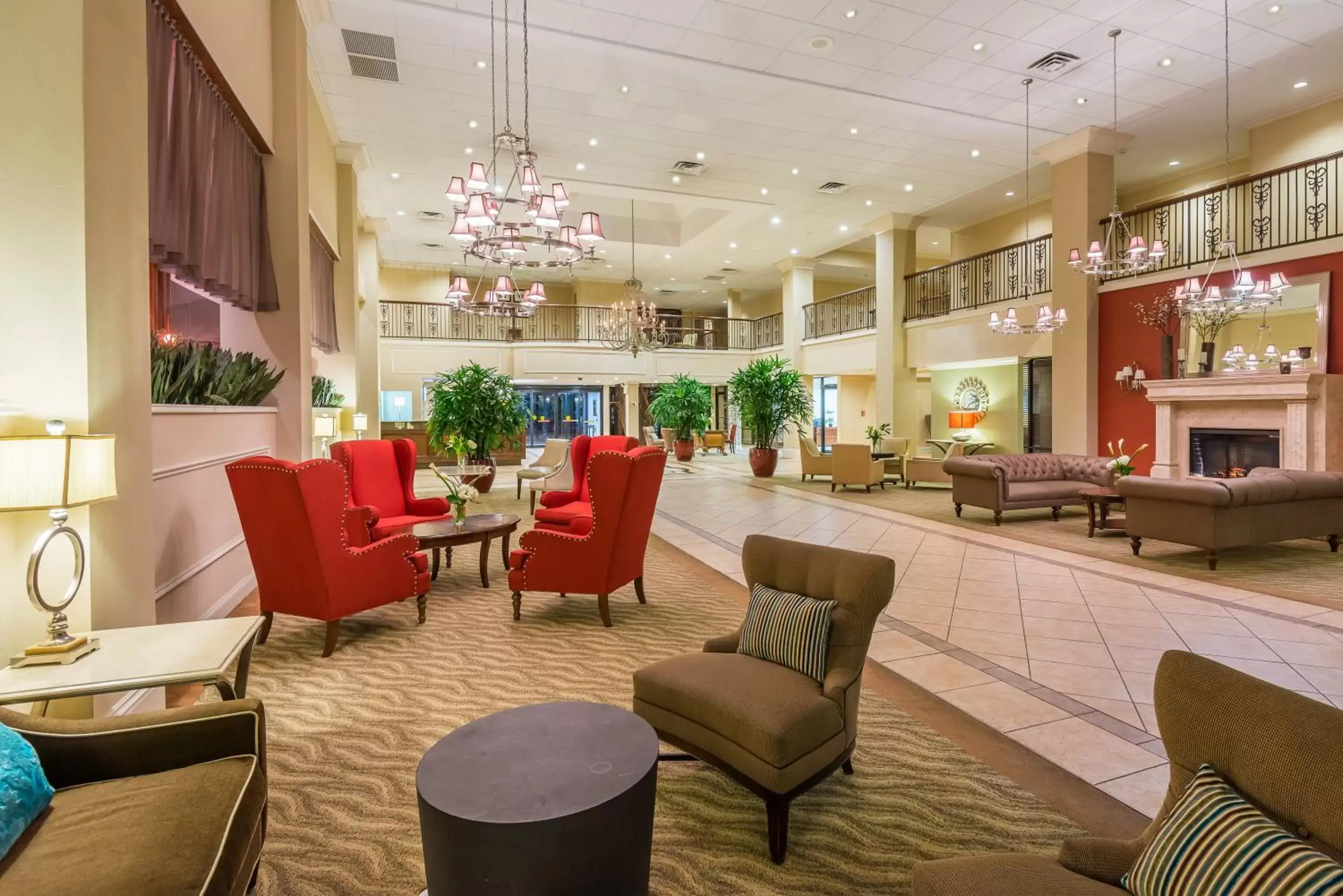 Lobby or reception, Lounge/Bar in Holiday Inn Mobile Downtown Historic District, an IHG Hotel