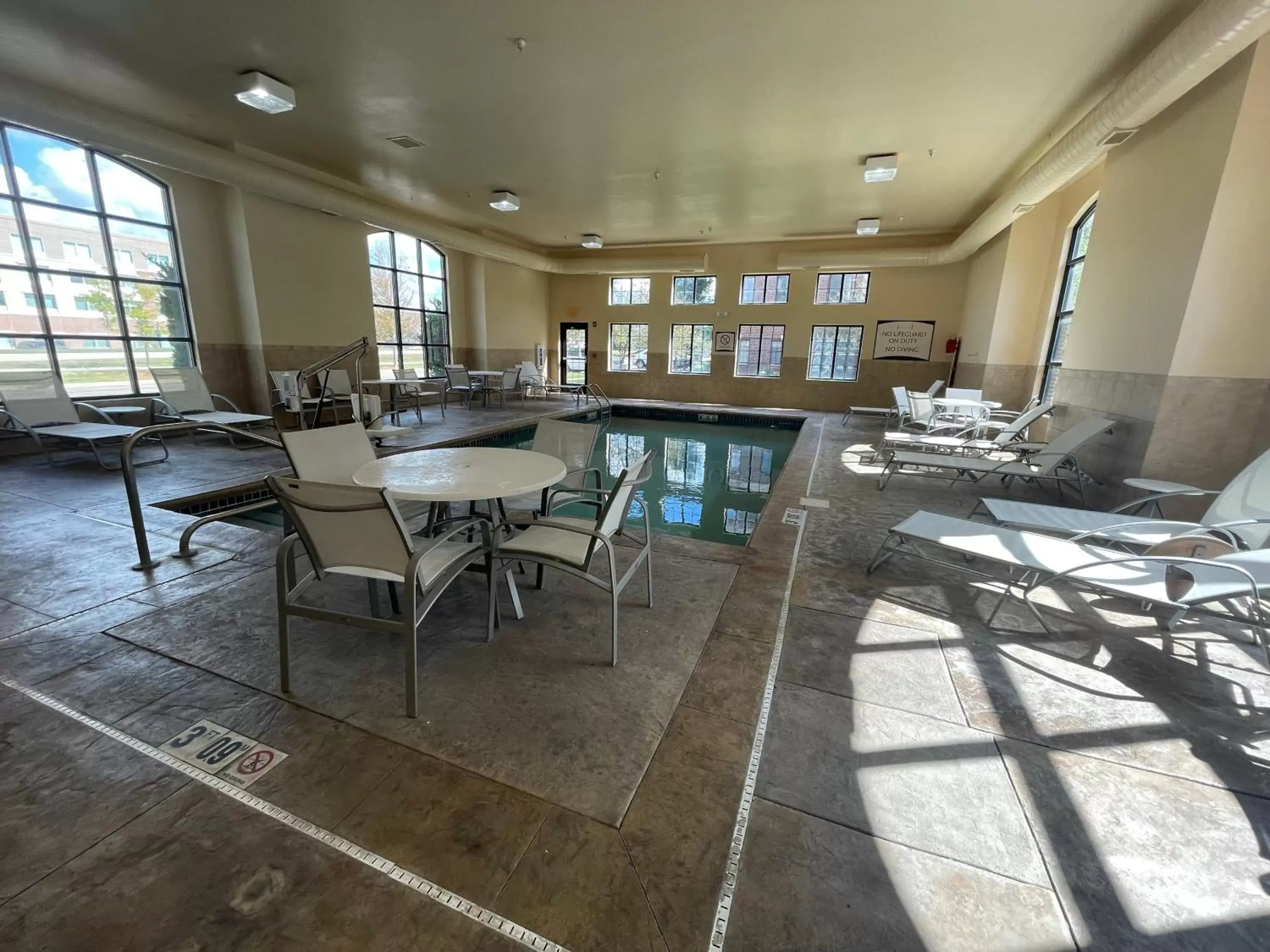 Swimming pool, Restaurant/Places to Eat in Staybridge Suites Lexington, an IHG Hotel