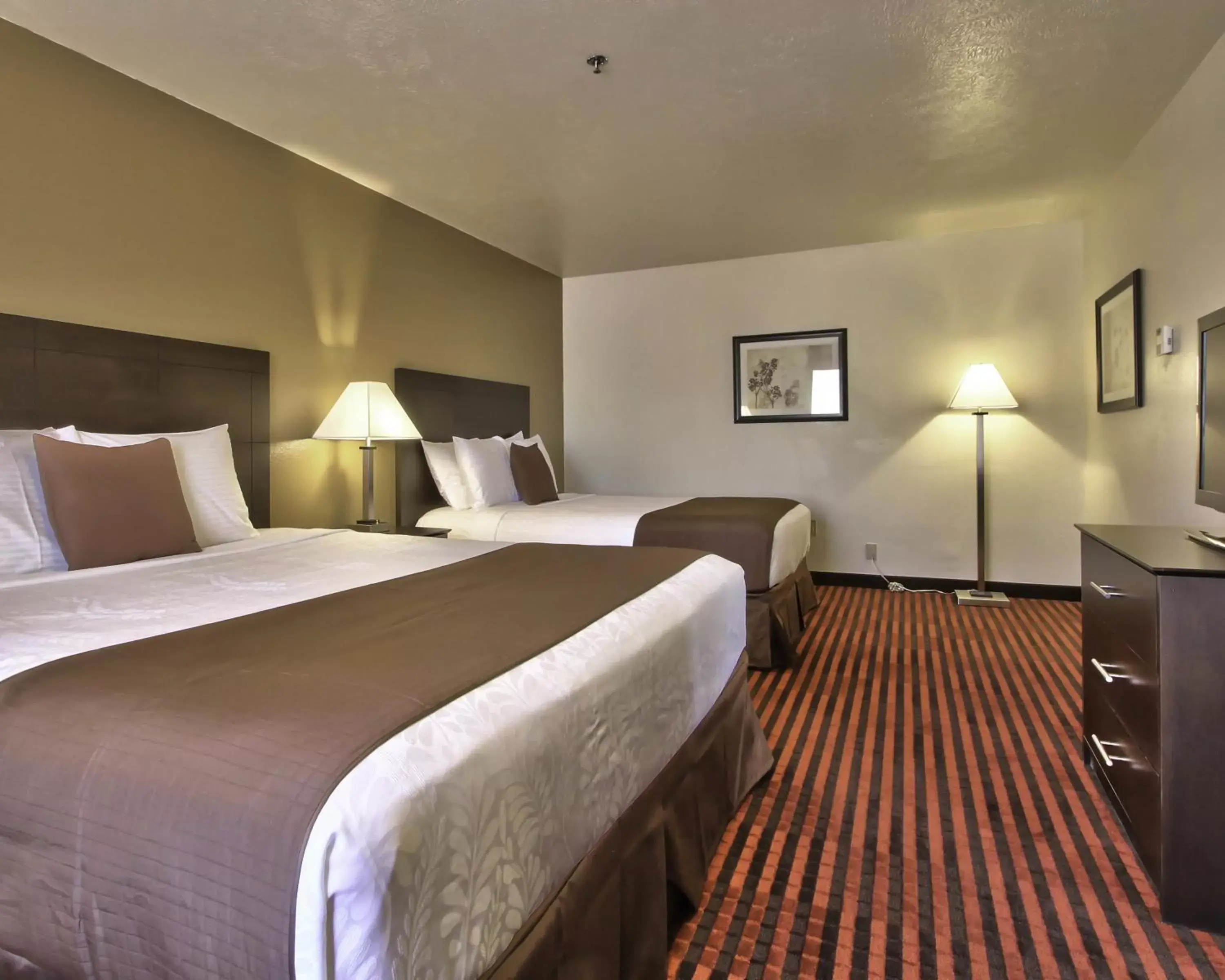 Photo of the whole room, Bed in Best Western Plus Salinas Valley Inn & Suites