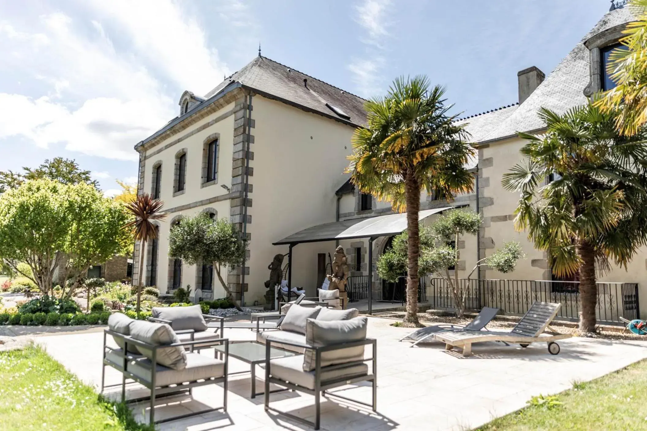 Facade/entrance, Property Building in Manoir des Indes, The Originals Relais (Relais du Silence)