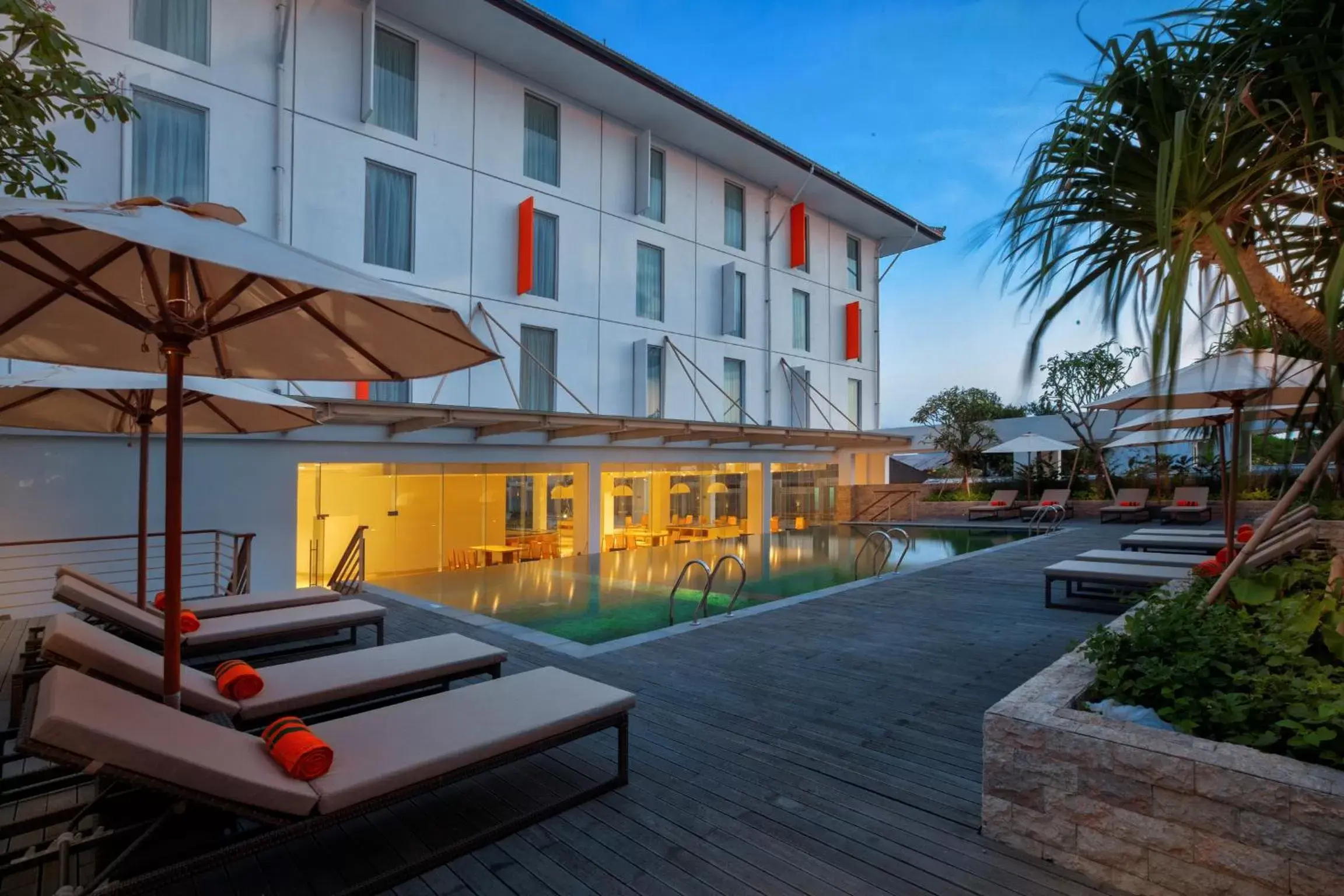 Facade/entrance, Swimming Pool in HARRIS Hotel and Conventions Denpasar Bali