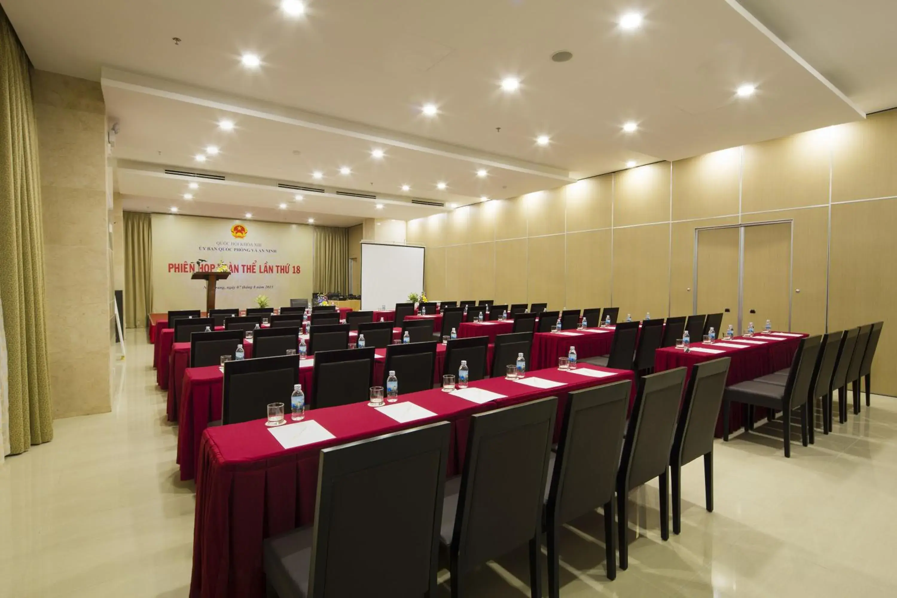 Banquet/Function facilities in Dendro Gold Hotel