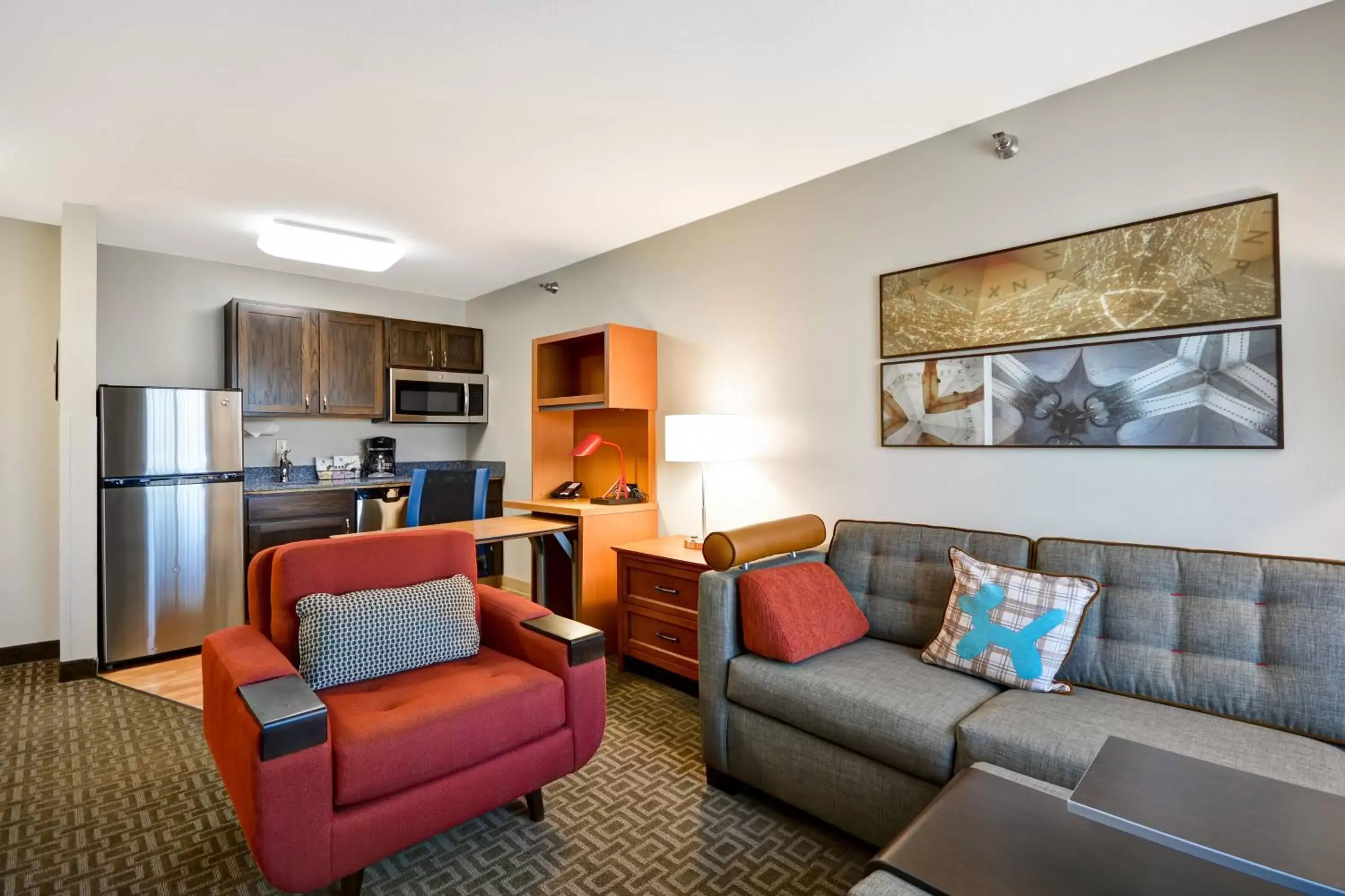 Photo of the whole room, Seating Area in TownePlace Suites Sioux Falls