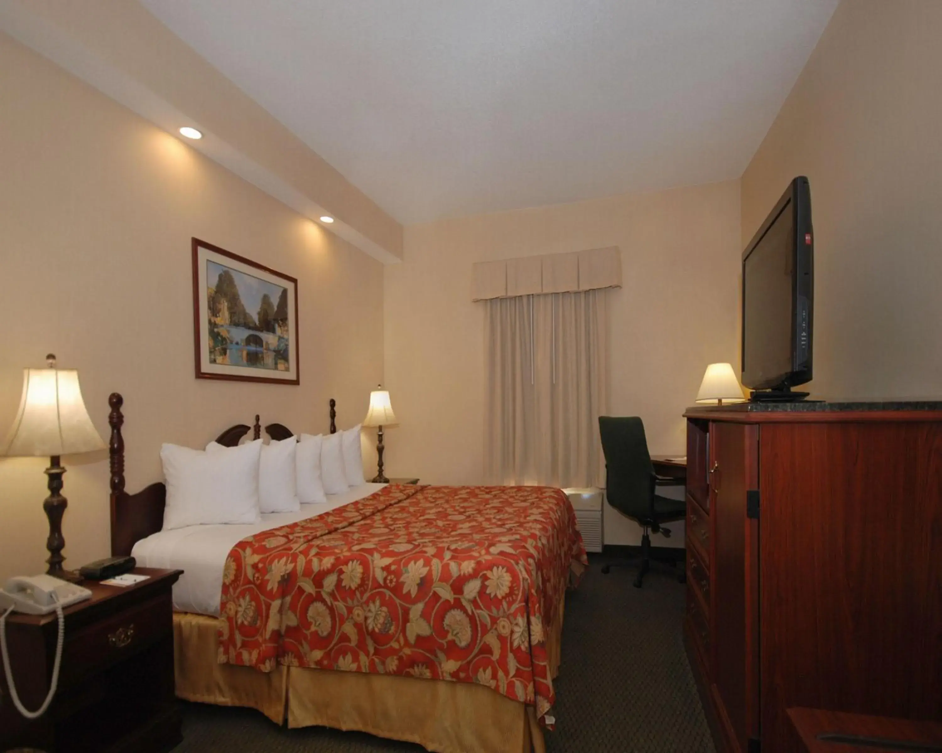 King Room - Accessible/Smoking in Quality Inn Greeneville