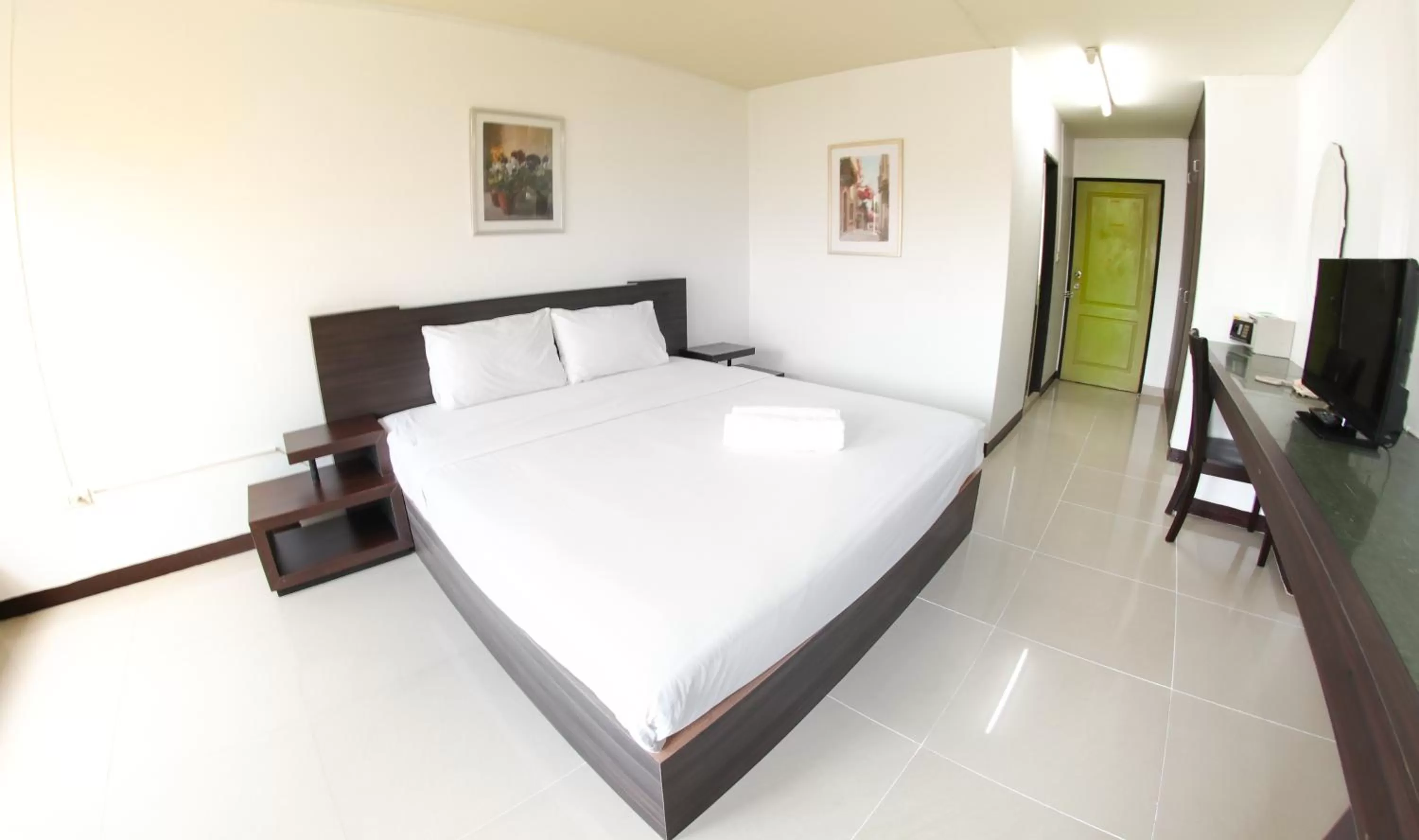 Bedroom, Bed in Smith Residence