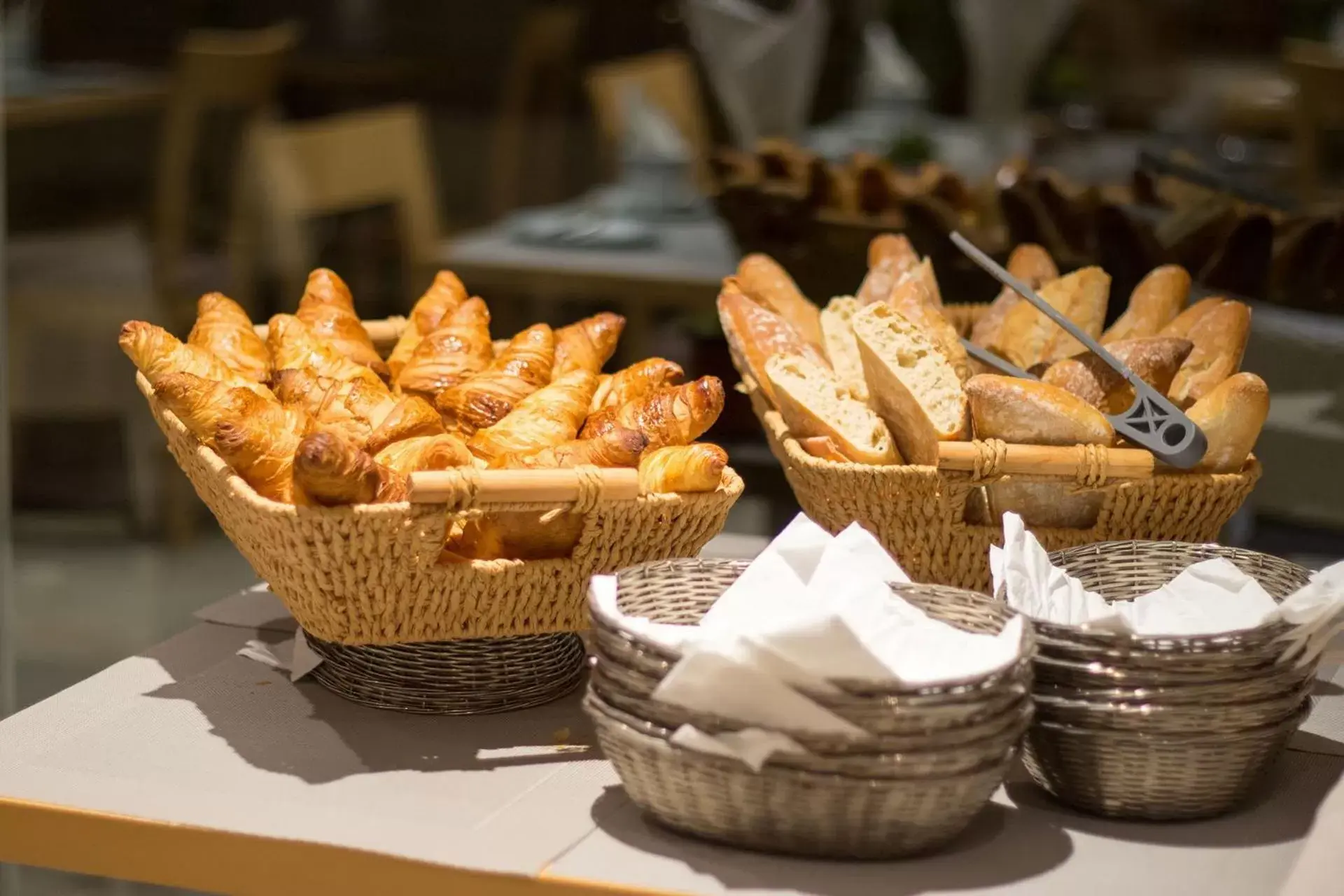 Buffet breakfast, Food in Le Petit Prince