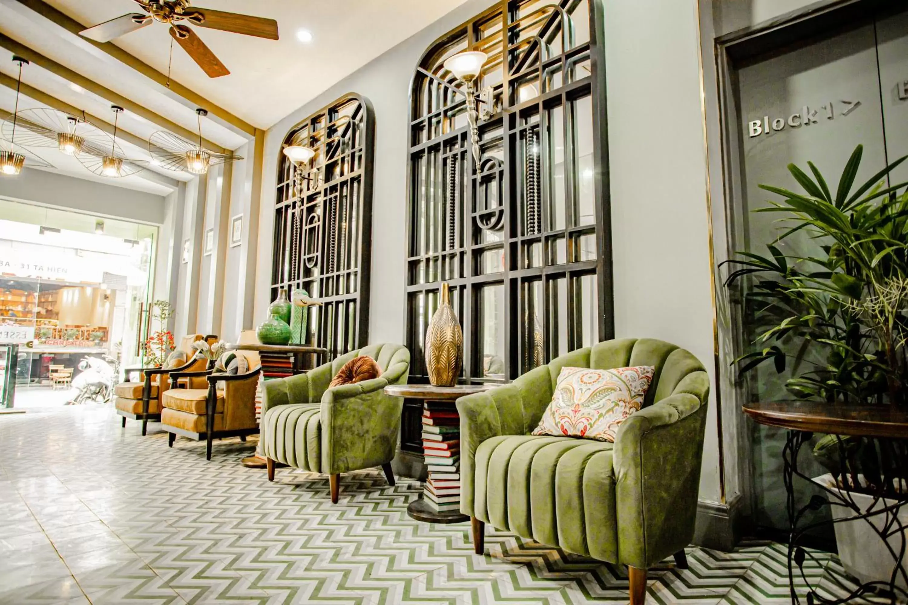 Lobby or reception in Hanoi Center Silk Hotel & Travel Lobby or reception in Hanoi Center Silk Hotel & Travel