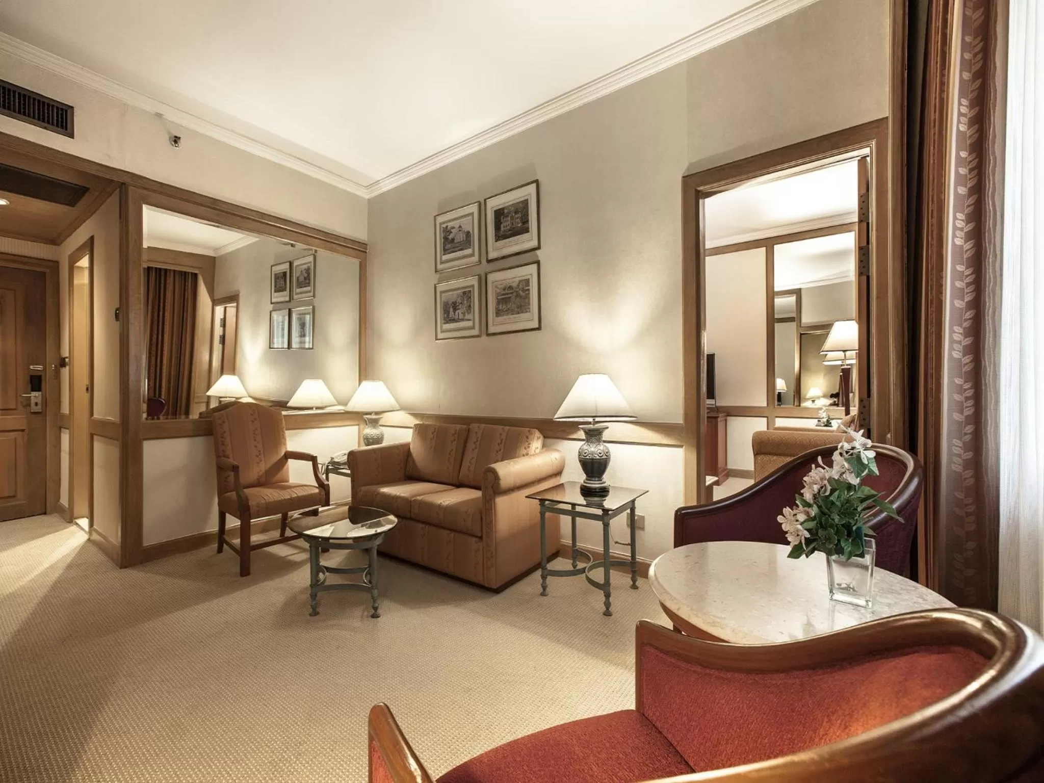 Living room in Arnoma Hotel Bangkok