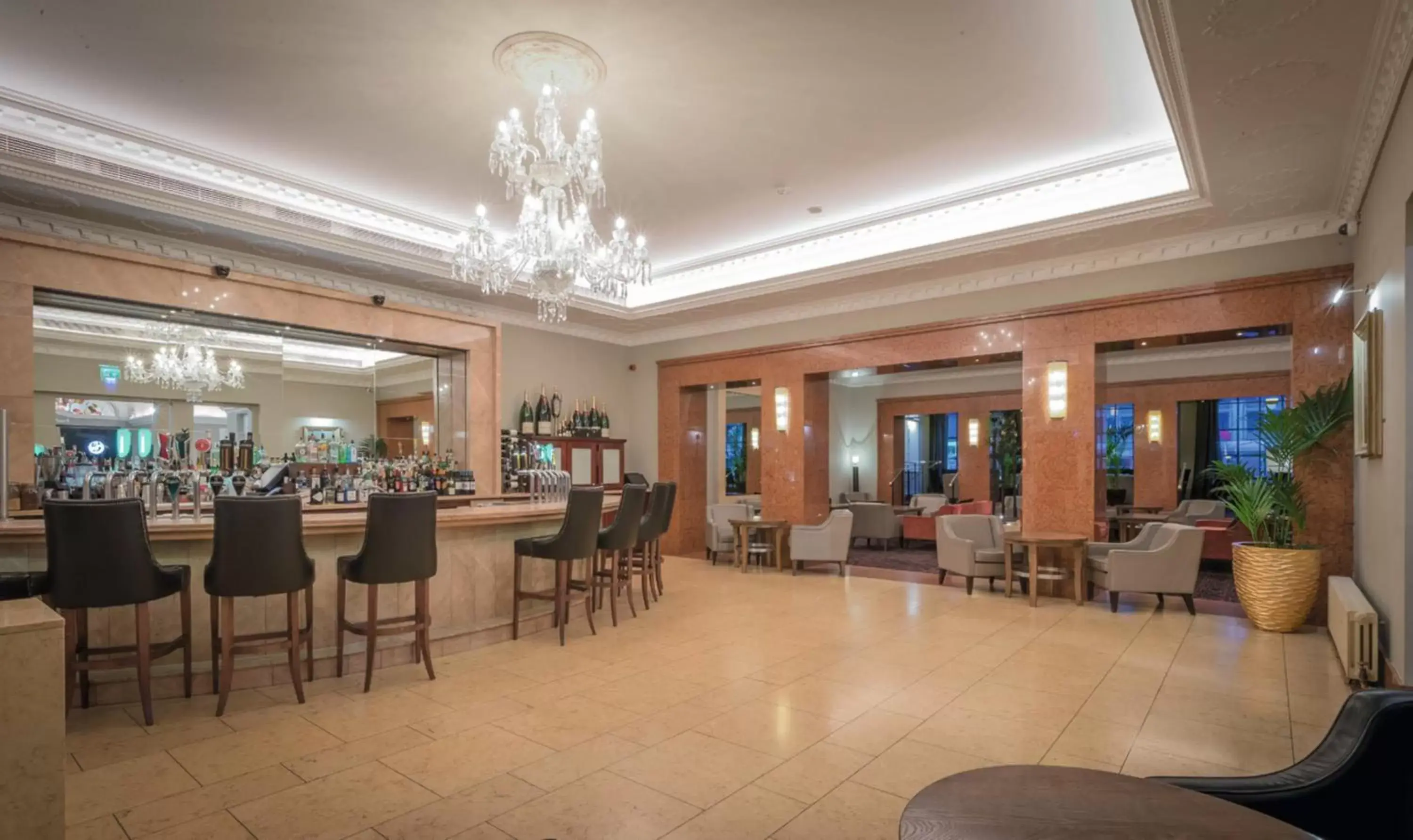 Lounge or bar, Restaurant/Places to Eat in Riu Plaza The Gresham Dublin