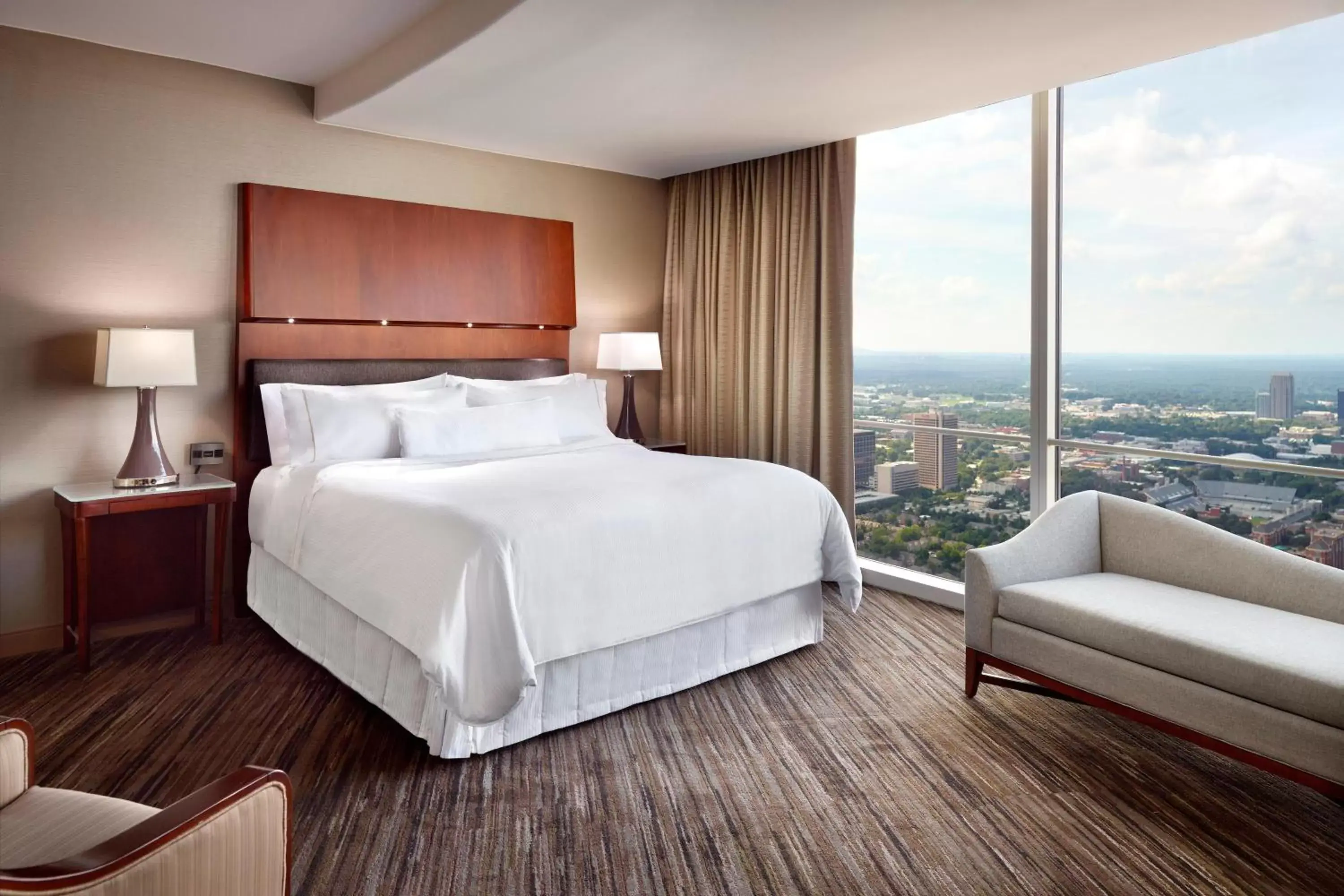 Photo of the whole room, Bed in The Westin Peachtree Plaza, Atlanta