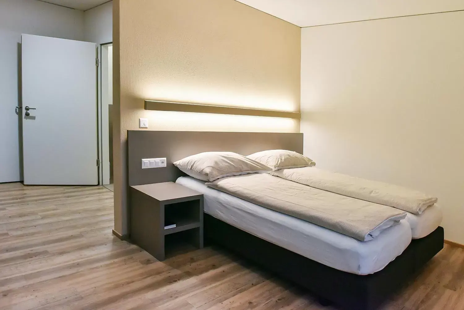 Bed in Hotel am Kreisel: Self-Service Check-In Hotel