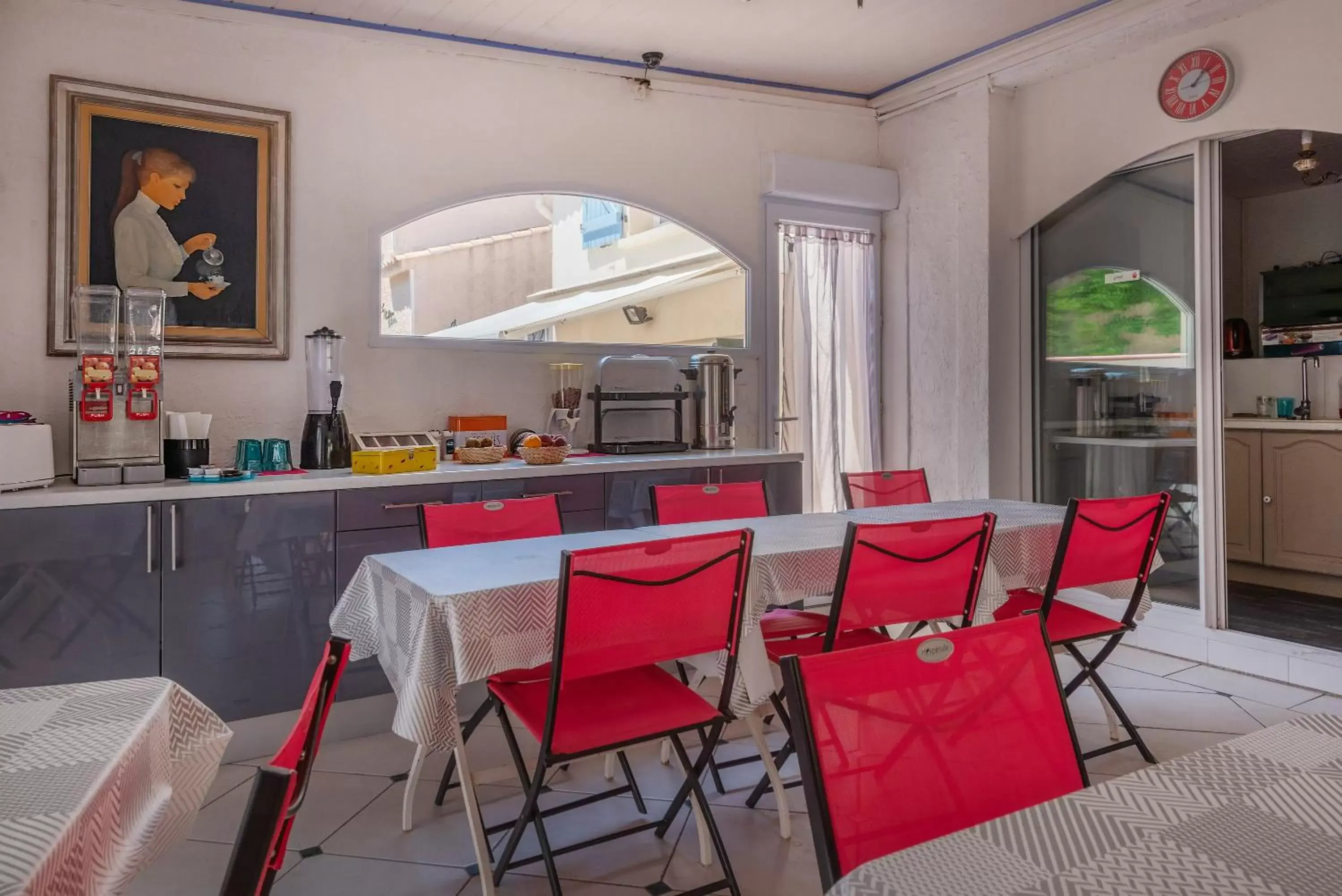 Dining Area in Escale Au Soleil Hôtel et Appart