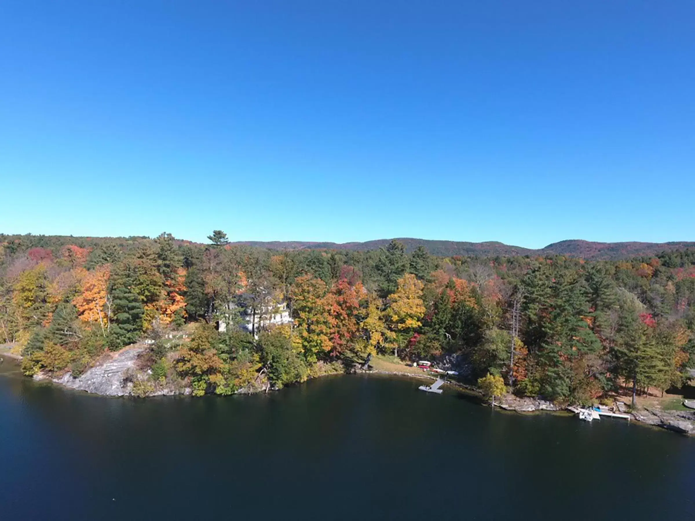 Natural landscape in Lakehouse Inn