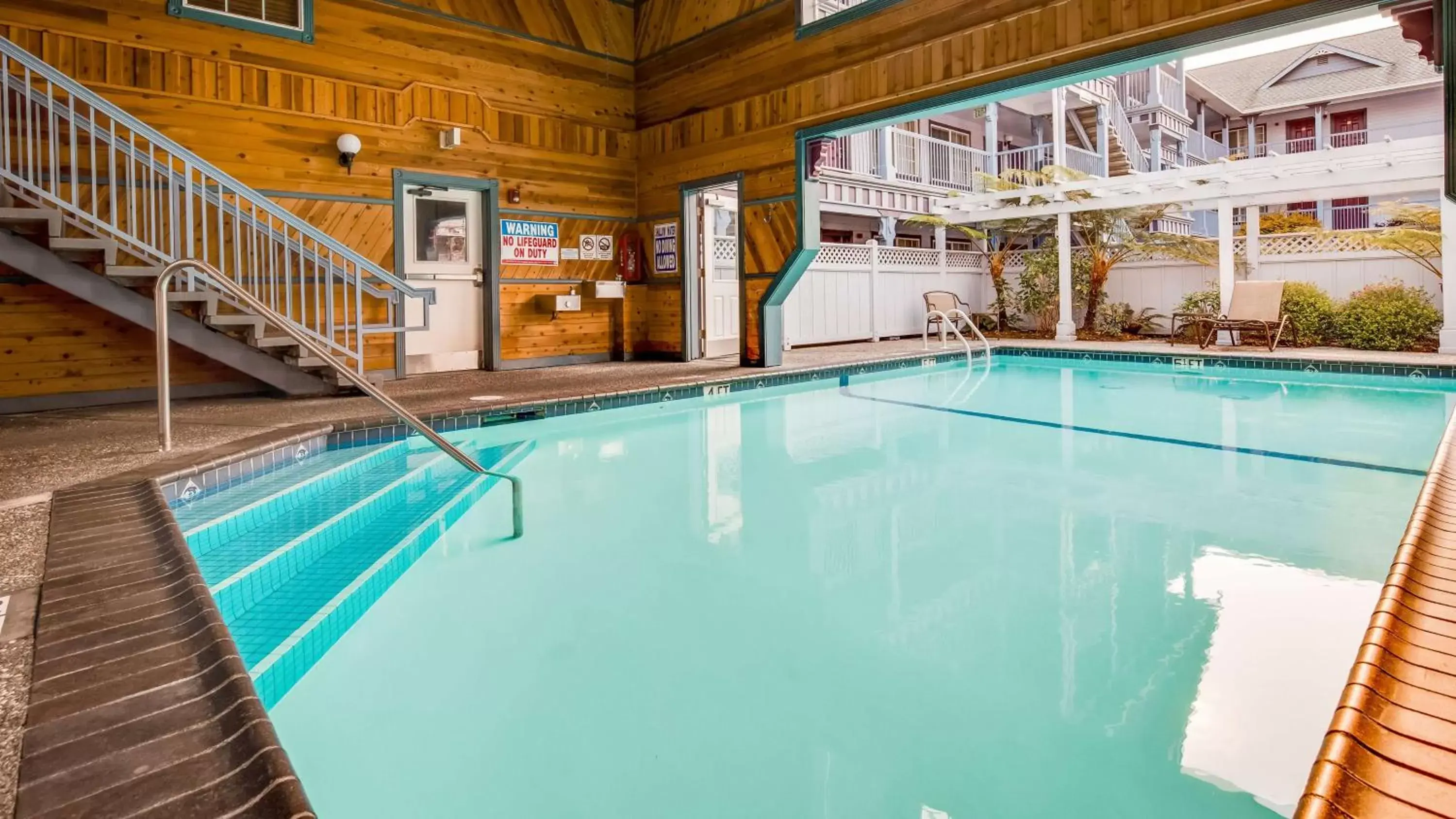 On site, Swimming Pool in Best Western Plus Bayshore Inn