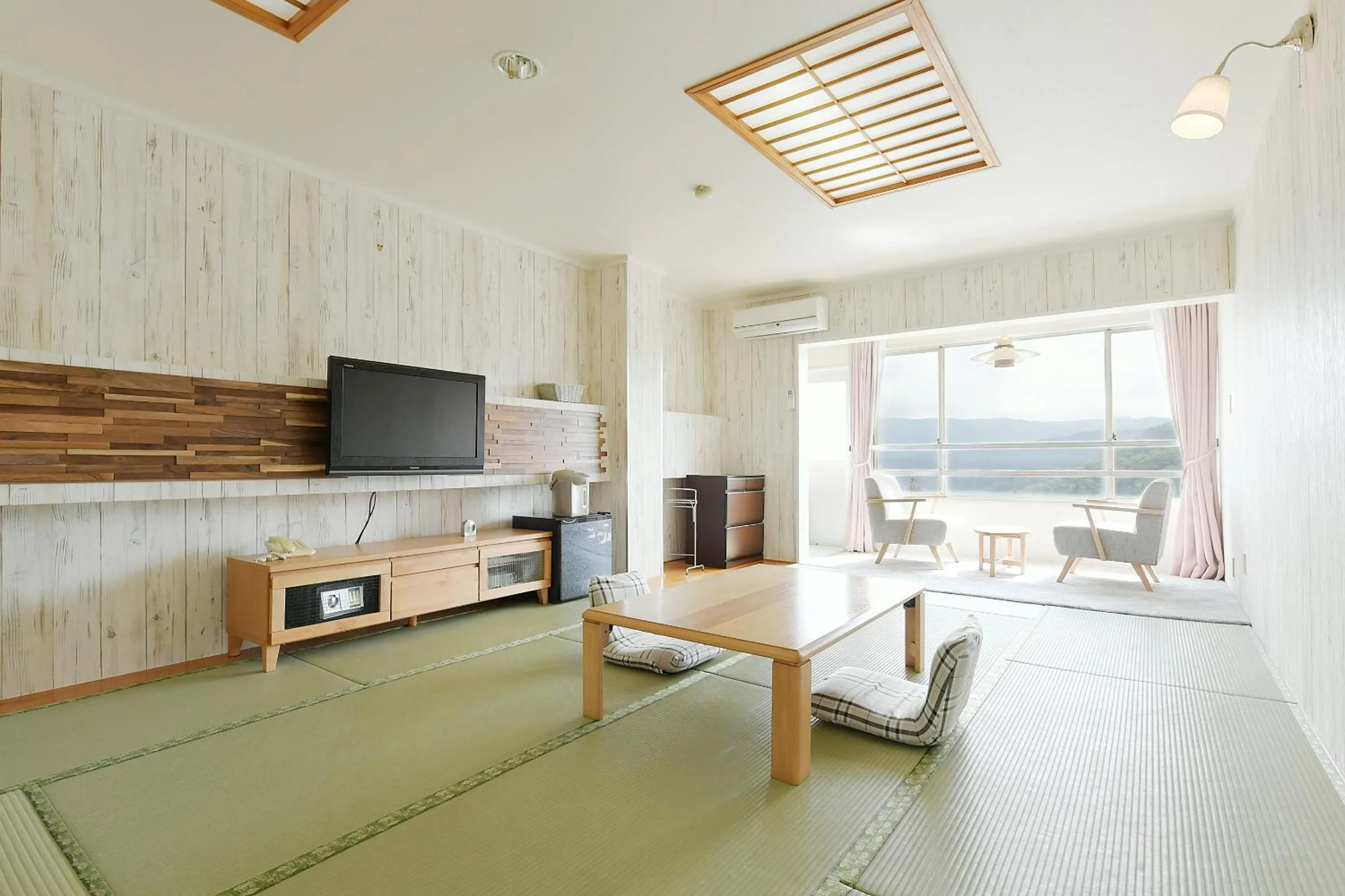 Photo of the whole room, Bed in Hotel Ra Kuun