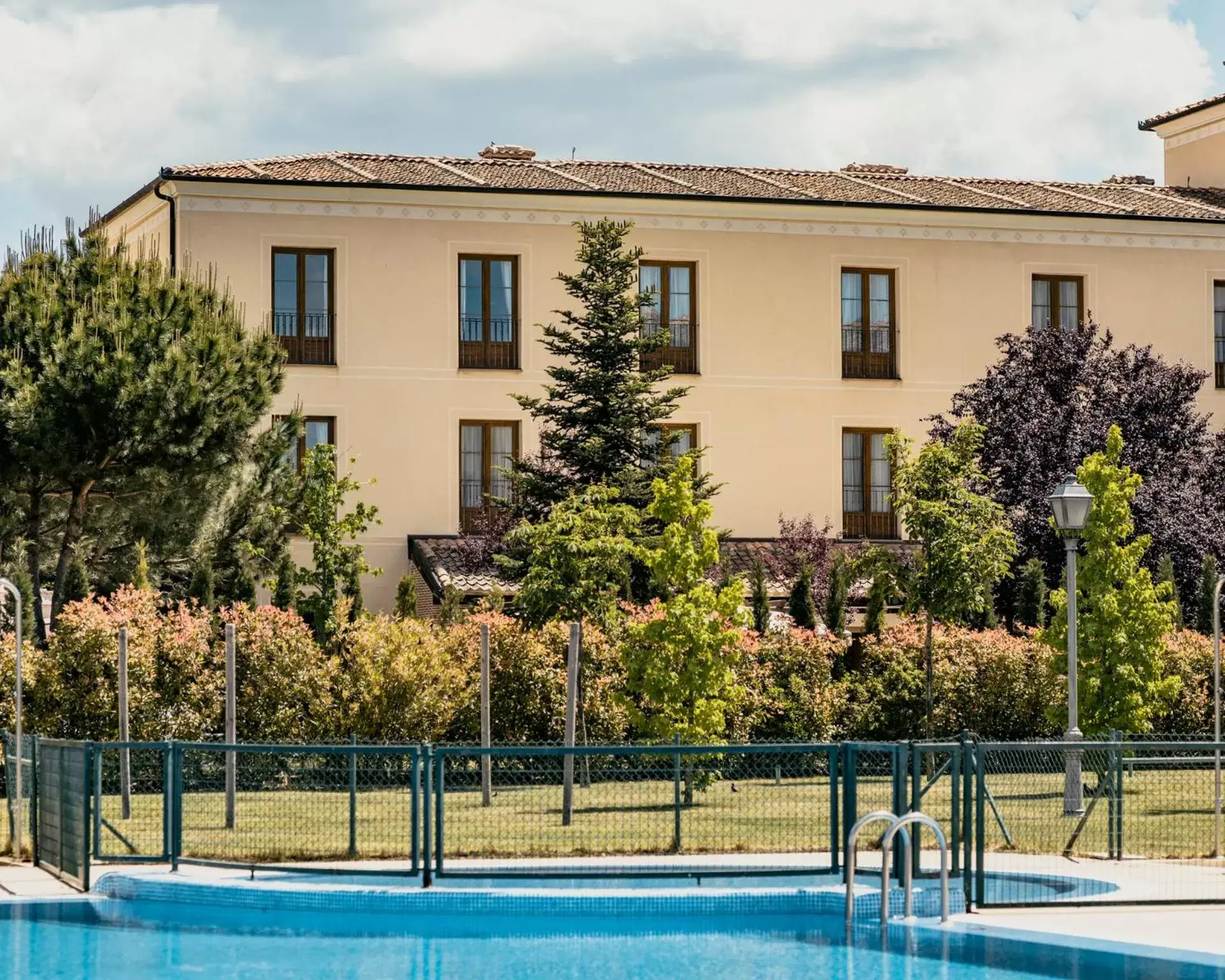 Property Building in Hotel Cándido