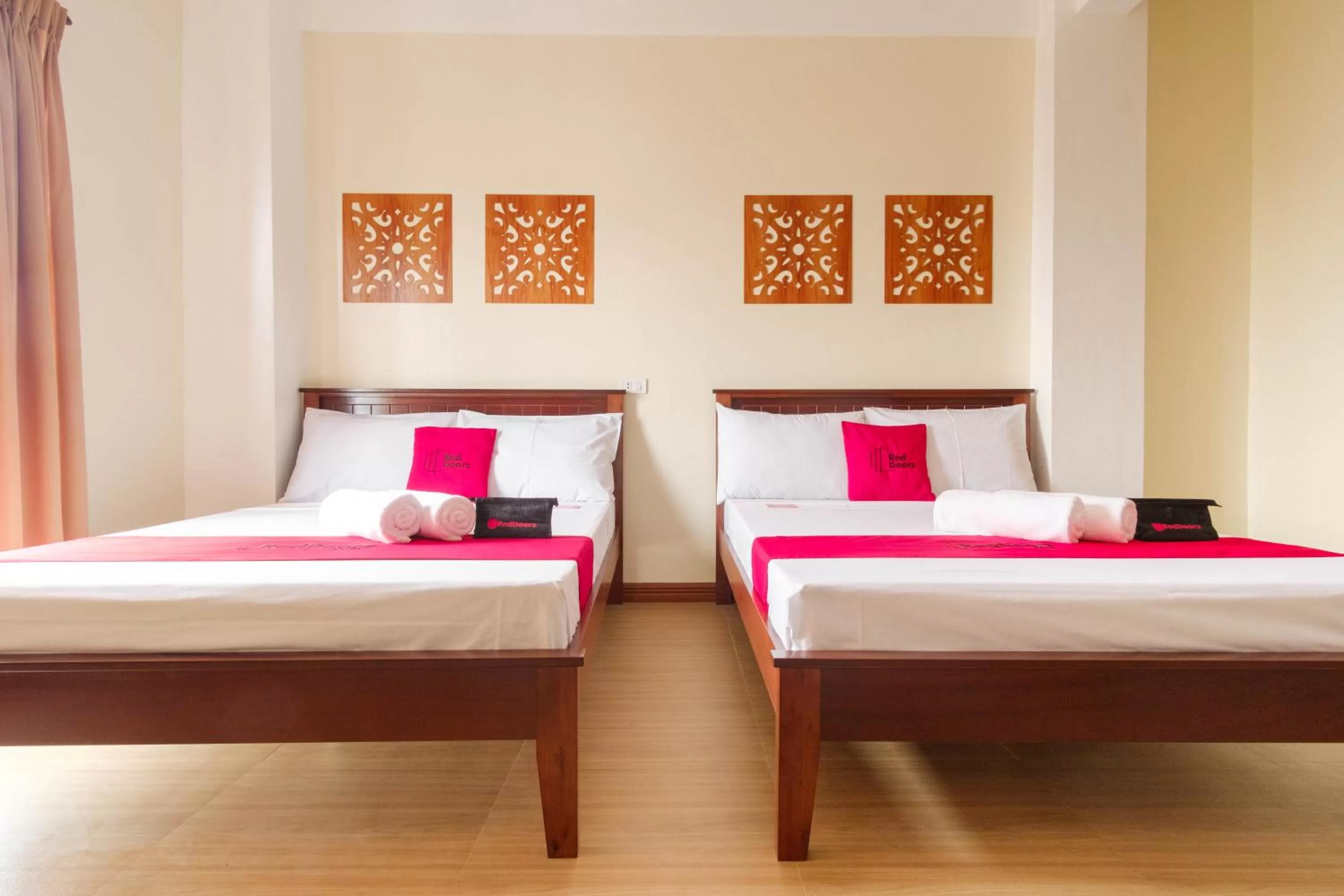 Photo of the whole room, Bed in RedDoorz Plus near Johnson and Johnson Paranaque