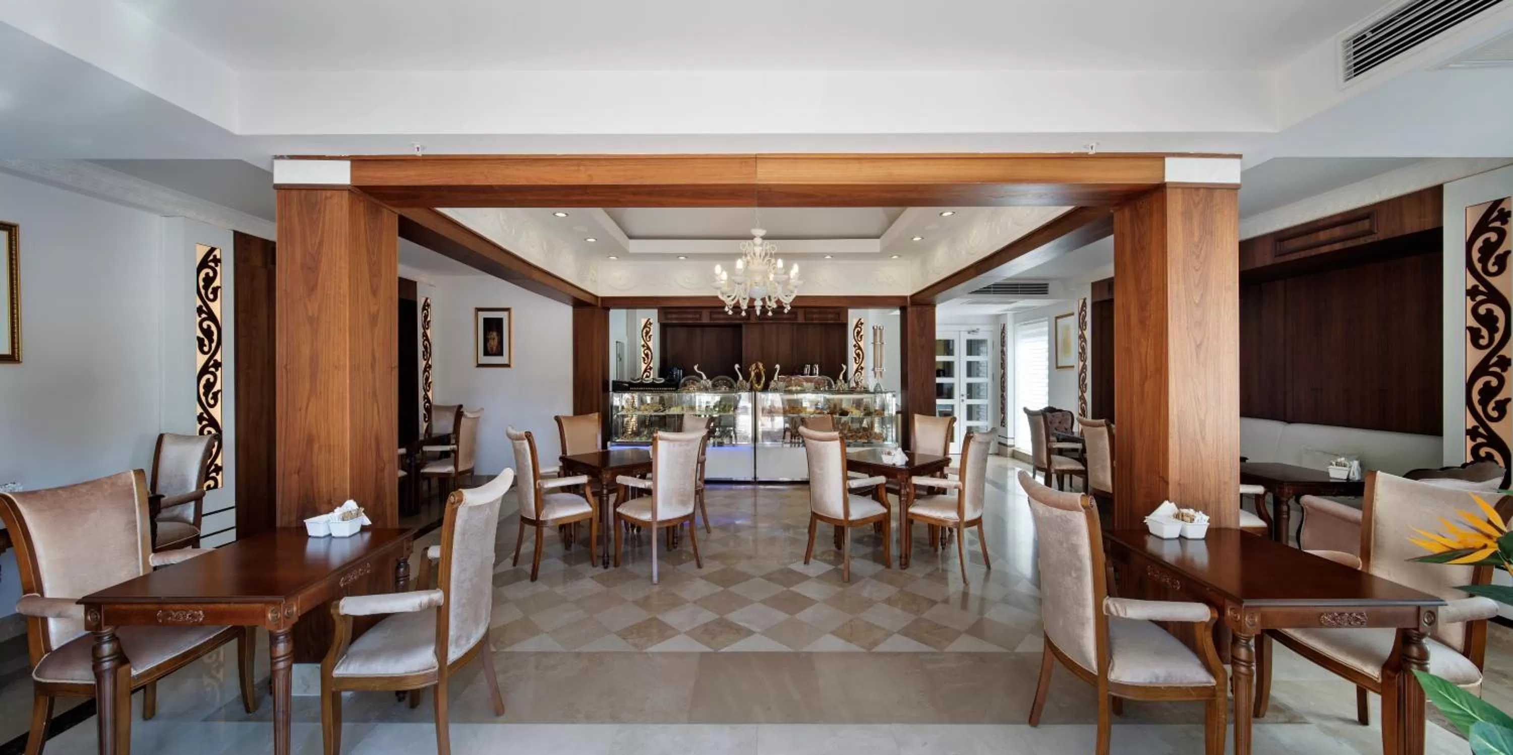 Restaurant/places to eat in Crystal Tat Beach Pearl Collection - Ultimate All Inclusive