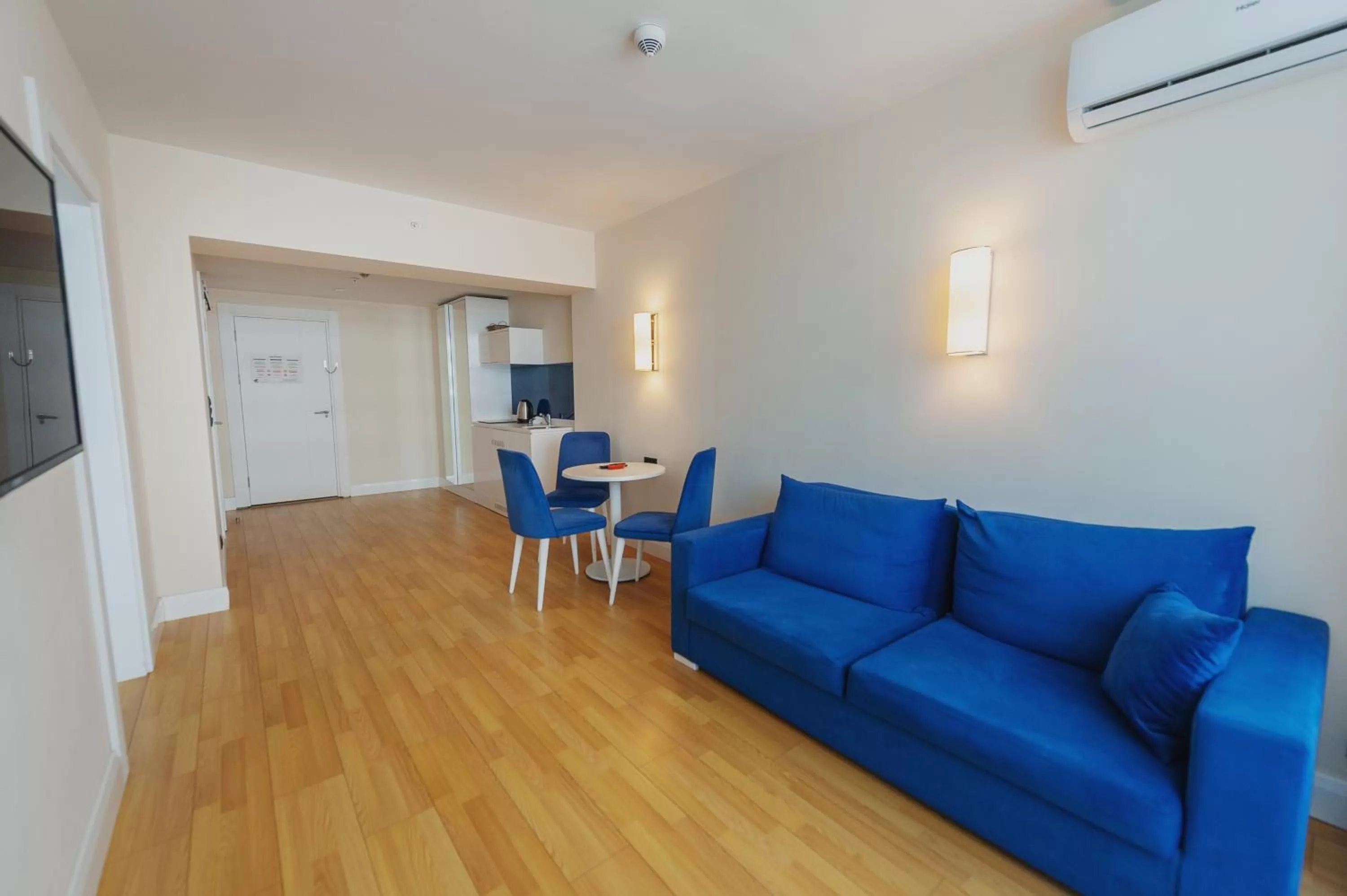 TV and multimedia, Seating Area in Orbi City Luxury Suite