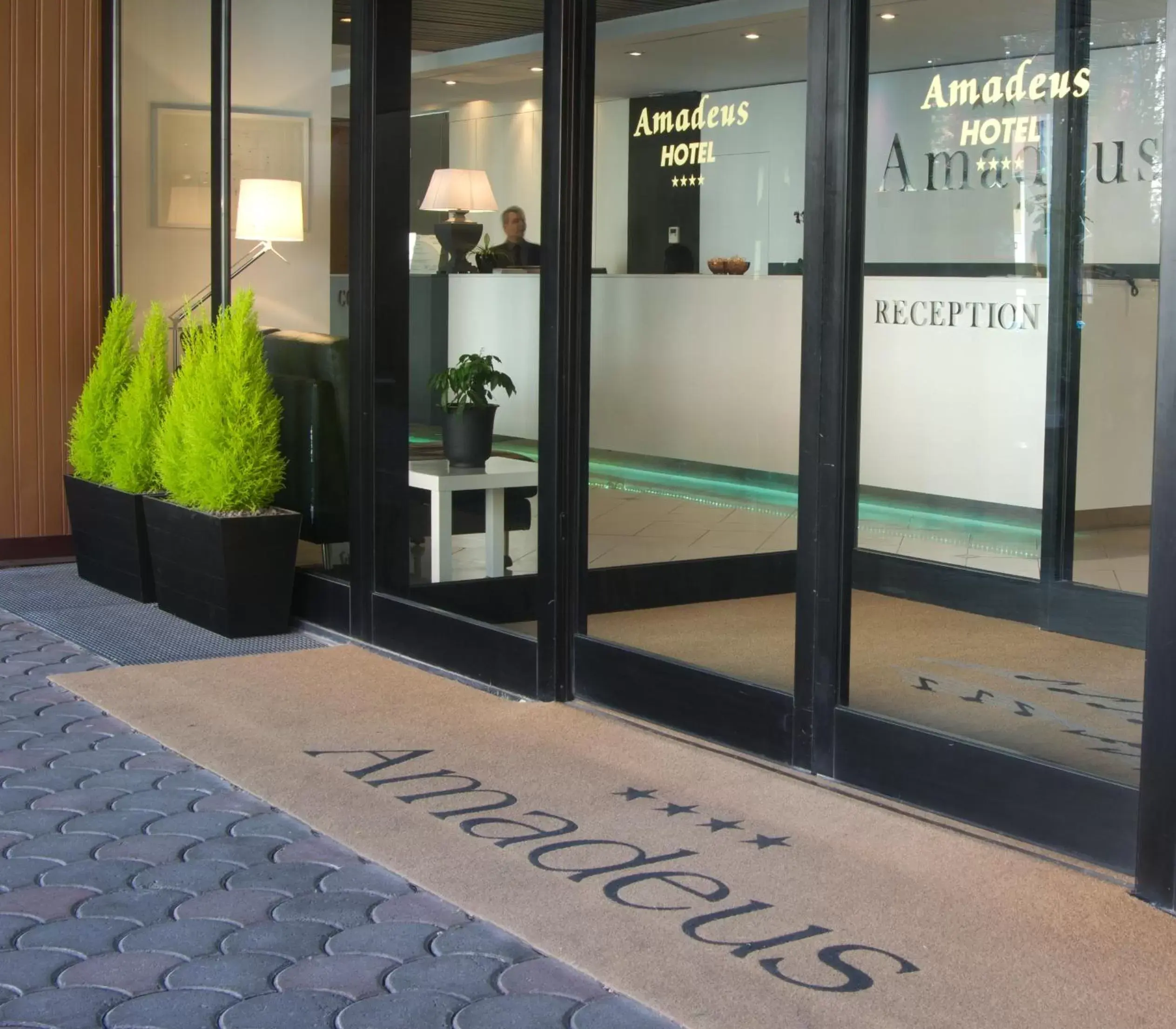 Facade/entrance, Property Logo/Sign in iH Hotels Bologna Amadeus