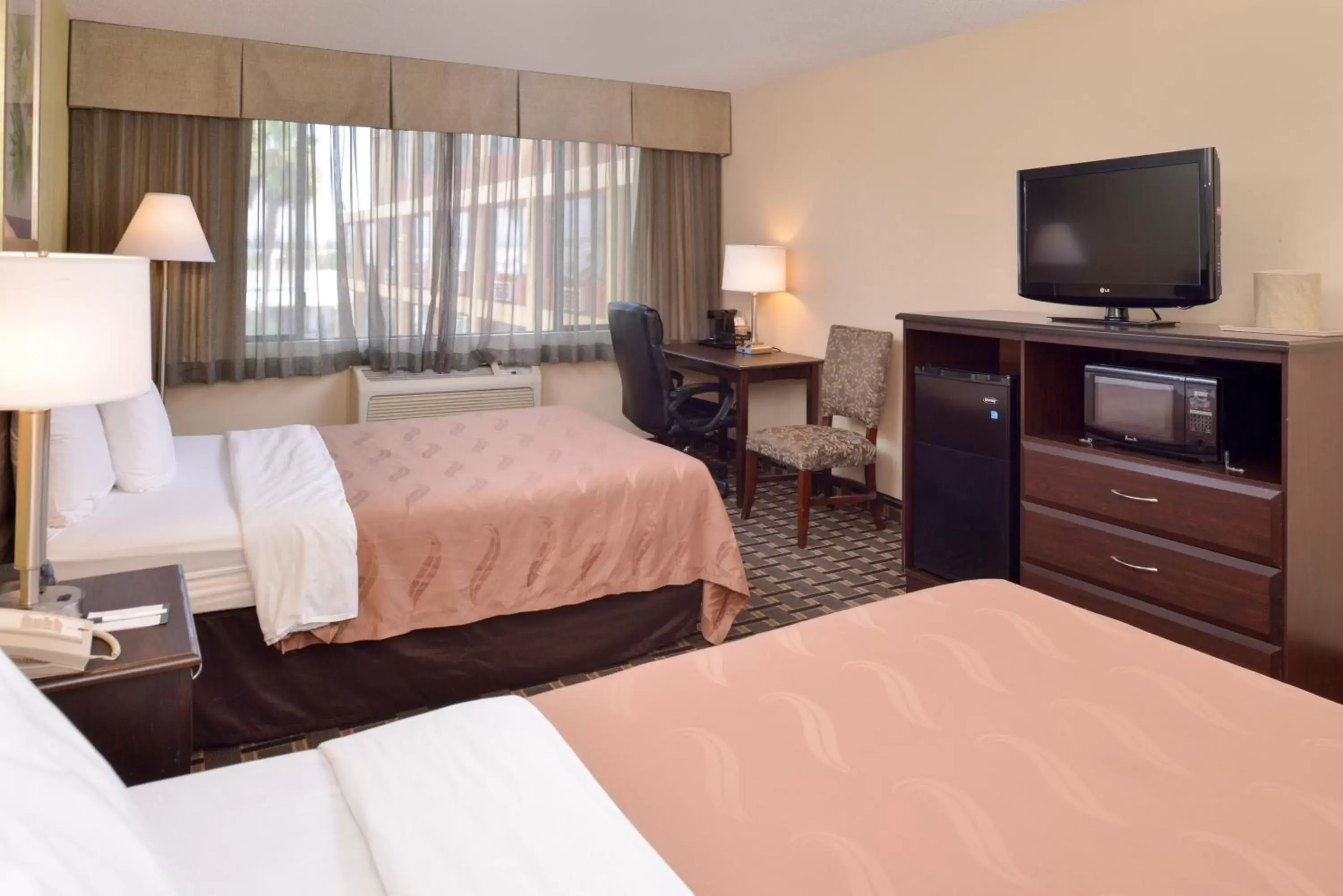 Standard Room, 2 Double Beds, Accessible, Roll-In Shower, Non Smoking in Quality Inn & Suites Montebello - Los Angeles Standard Room, 2 Double Beds, Accessible, Roll-In Shower, Non Smoking in Quality Inn & Suites Montebello - Los Angeles