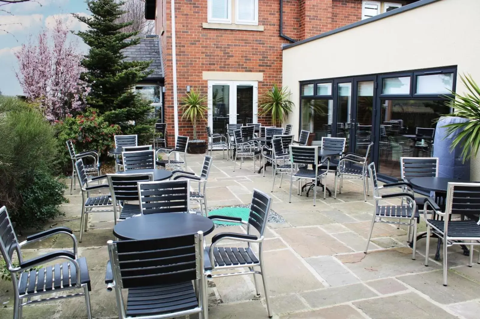 Restaurant/Places to Eat in Three Horseshoes Leamside