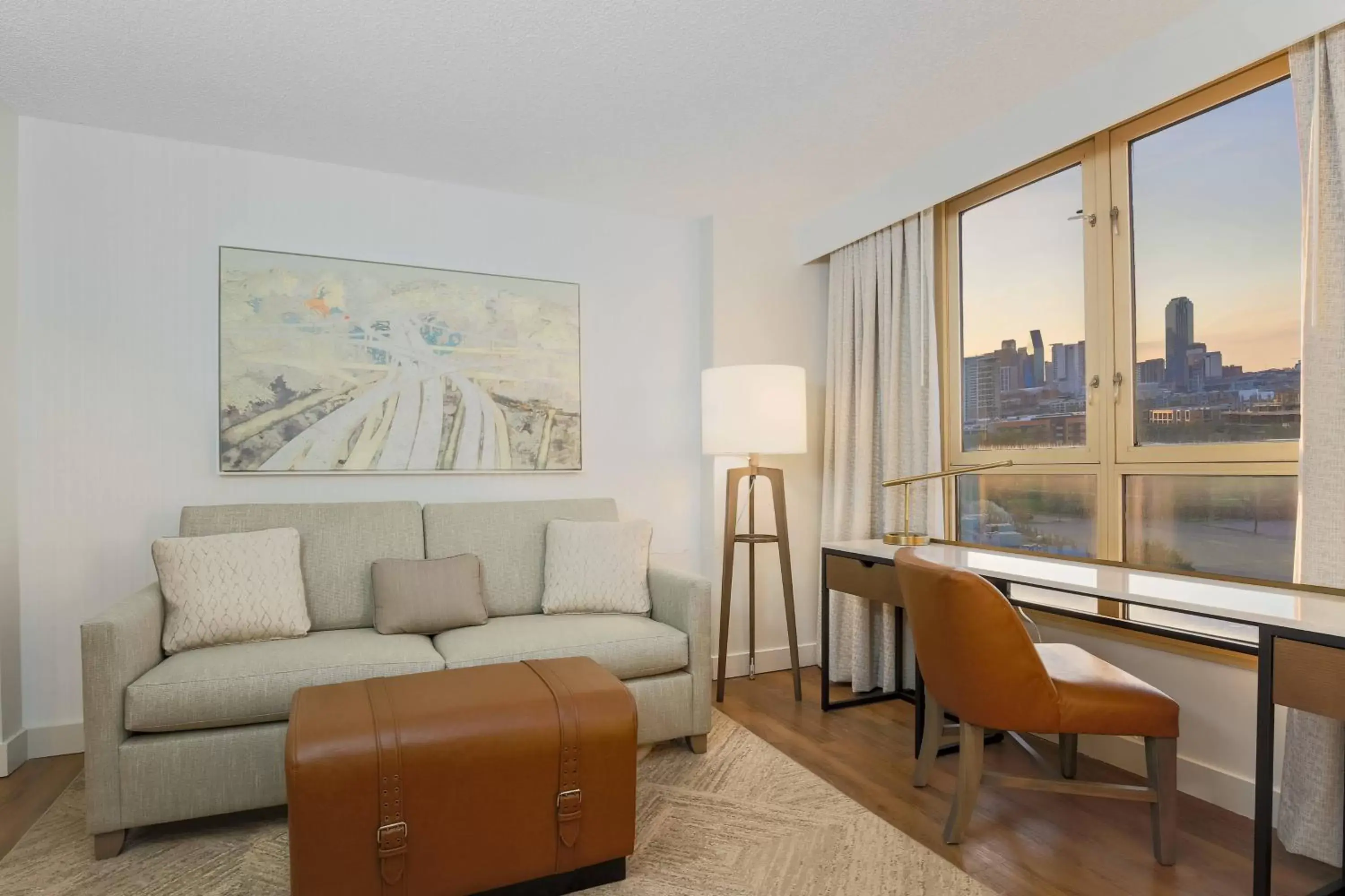 Living room, Seating Area in Sheraton Suites Market Center Dallas