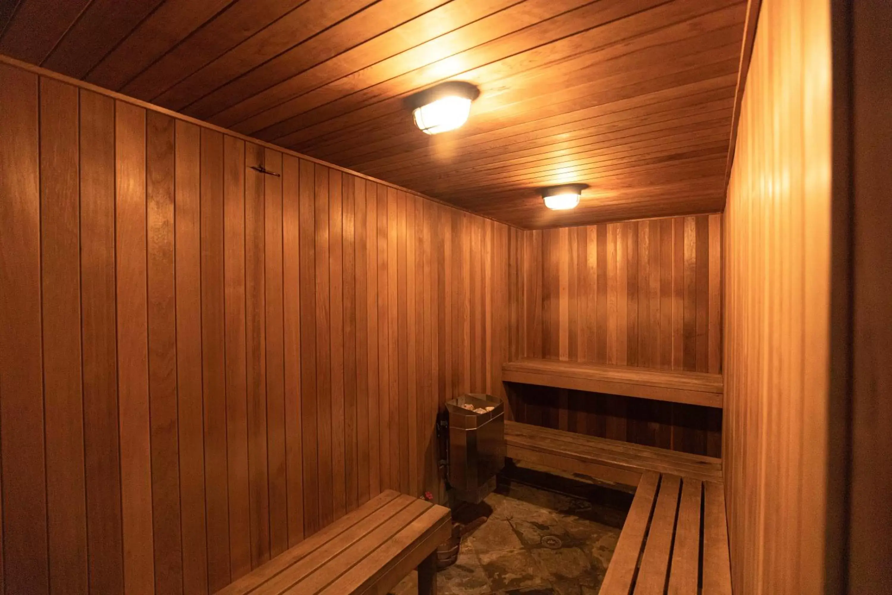Sauna in Oxford Suites Lancaster