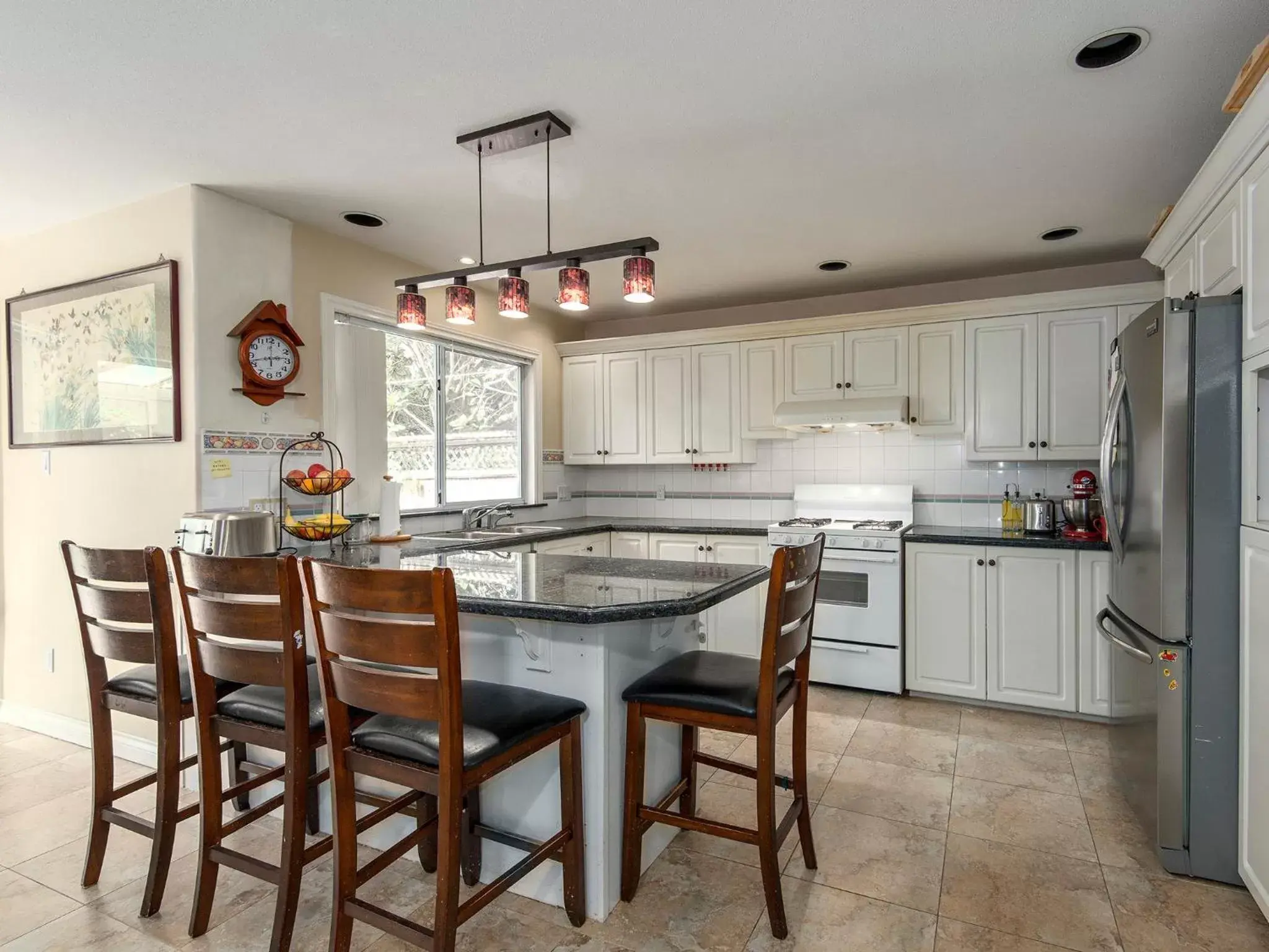 Kitchen or kitchenette, Dining Area in Fraser River Richmond Bed and Breakfast