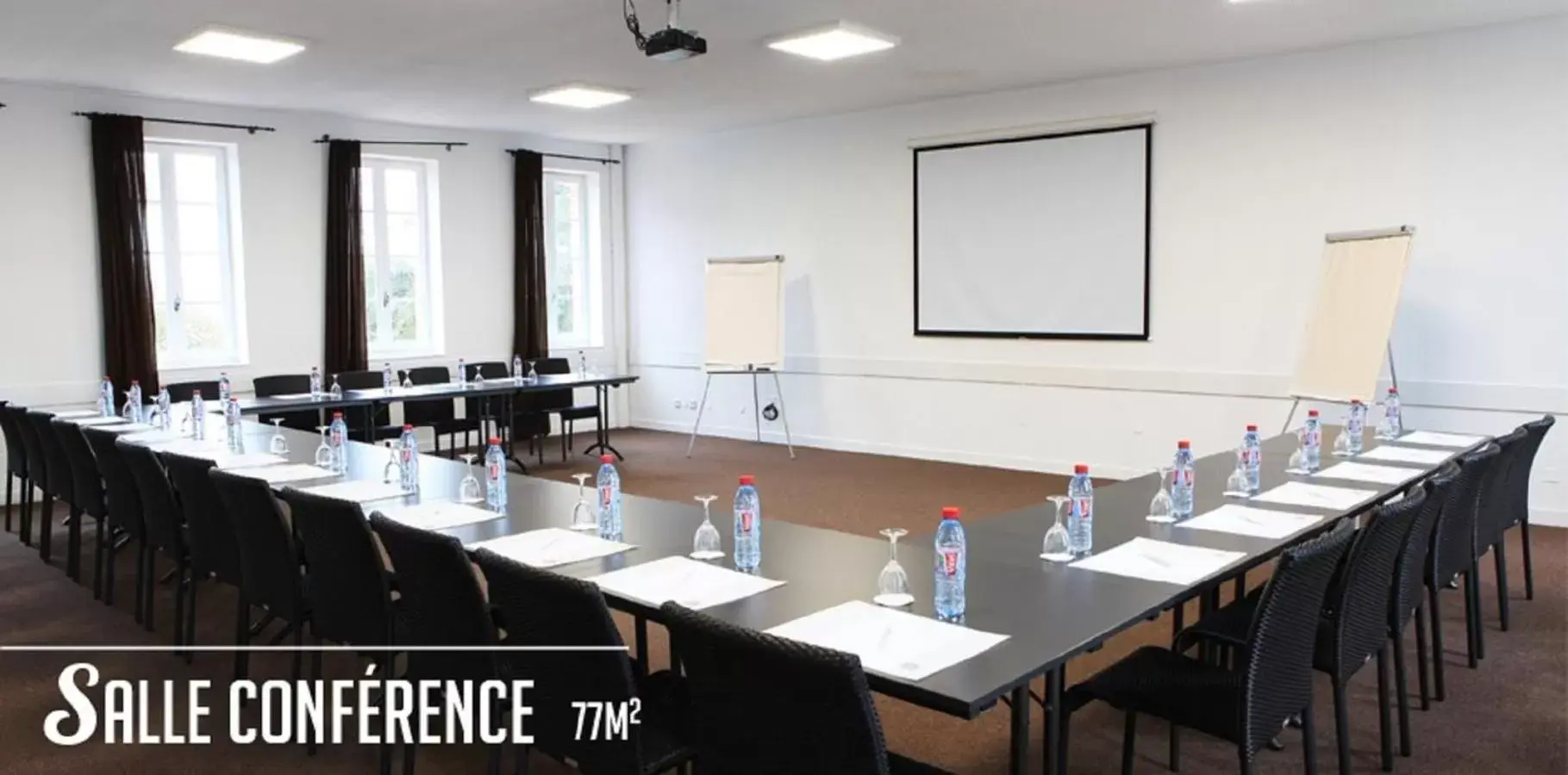 Meeting/conference room in Best Western Plus Le Canard sur le Toit