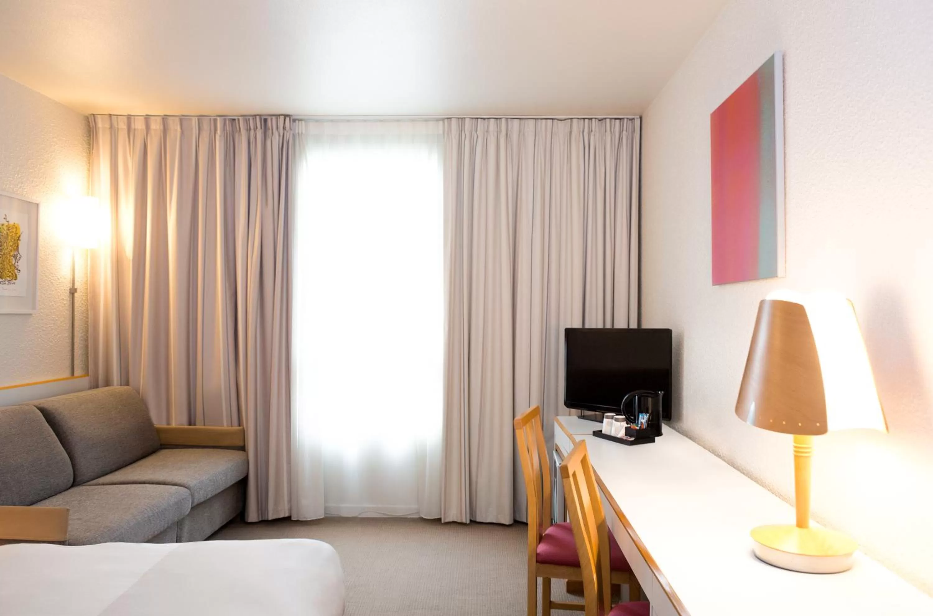 Superior Room with Queen and Twin Beds in Novotel Grenoble Nord Voreppe