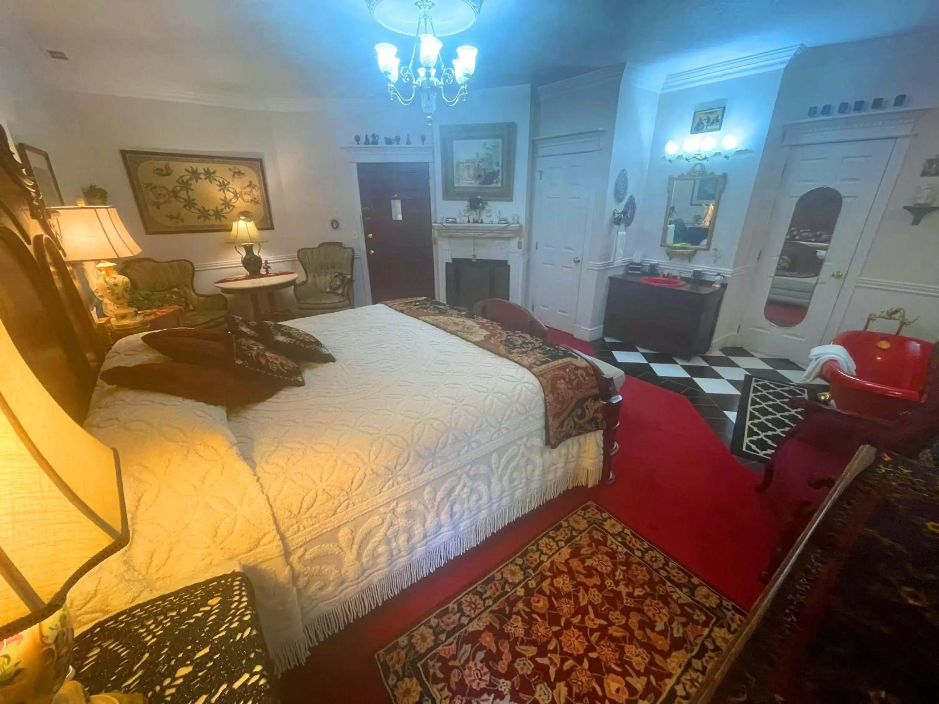 flat iron, Bed in Big Yellow Inn