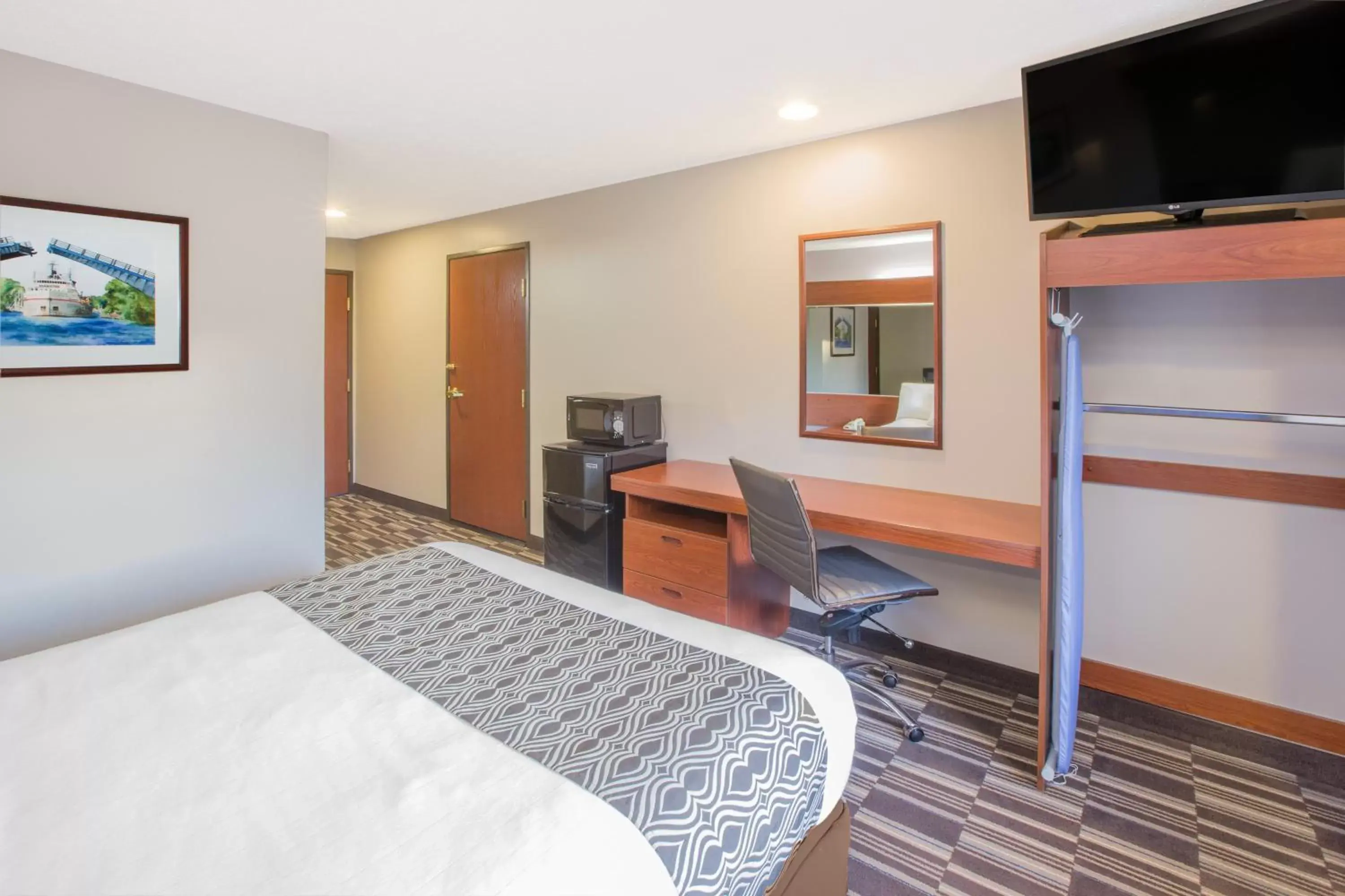 Bedroom, Bed in Microtel Inn and Suites Manistee Bedroom, Bed in Microtel Inn and Suites Manistee