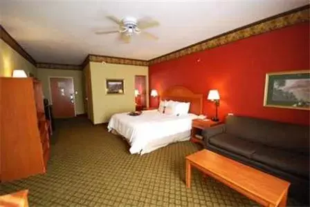 Photo of the whole room in Hampton Inn Laplace