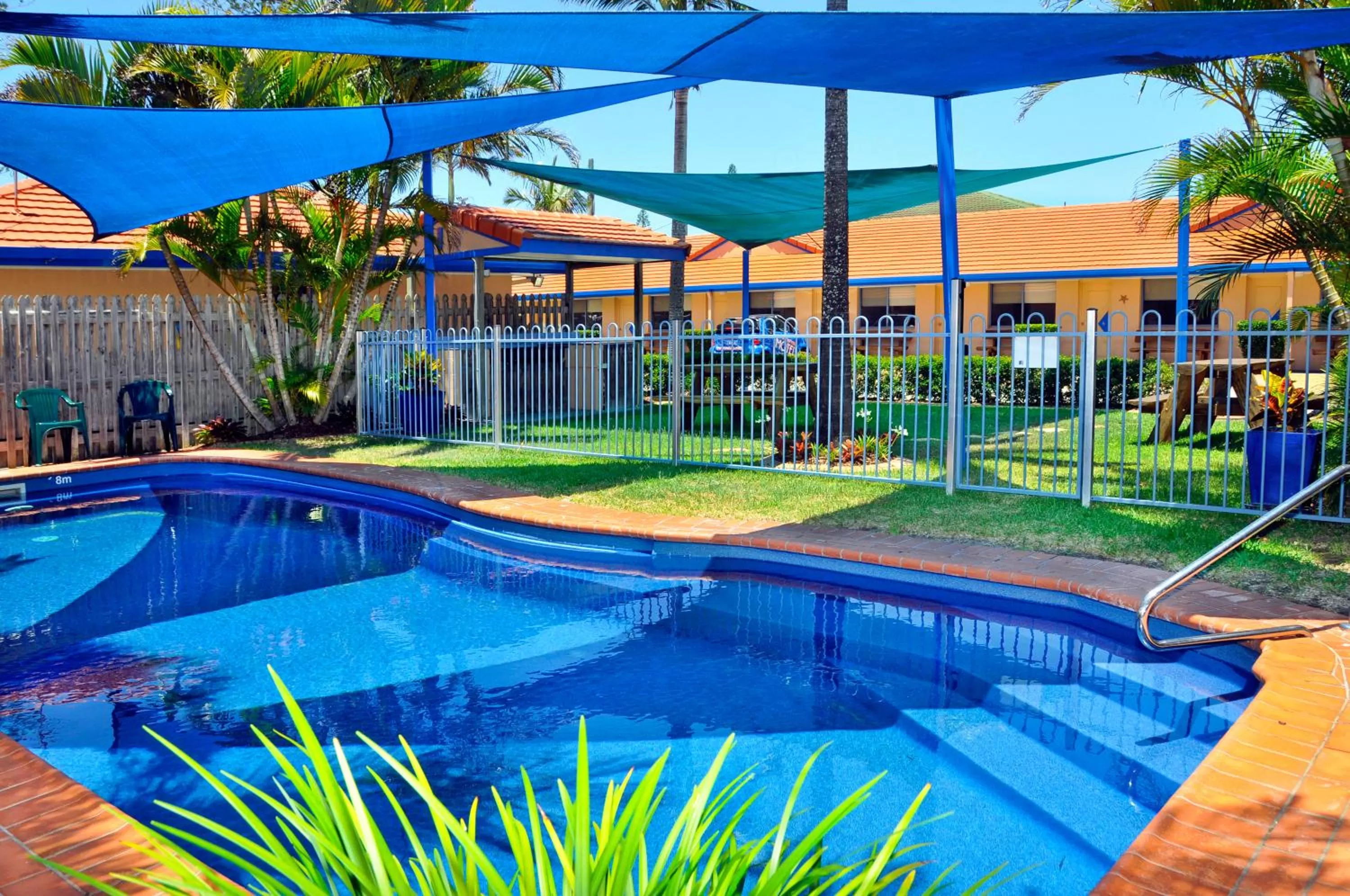 Swimming pool in Yamba Twin Pines Motel