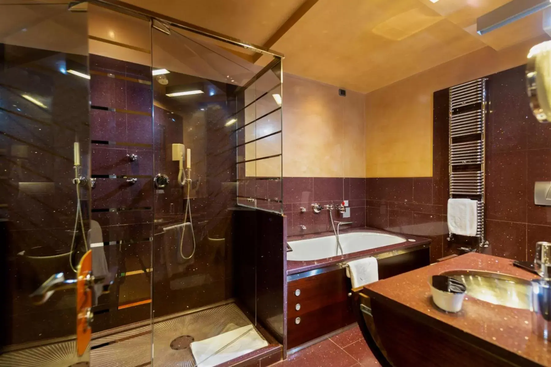 Bathroom in Ca' Pisani Hotel