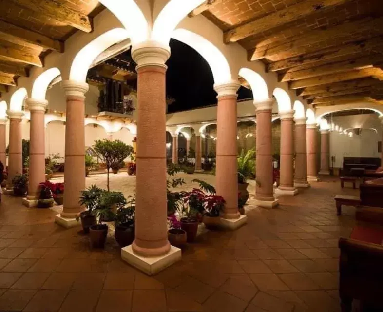 Inner courtyard view in Hotel Casa de Familia de San Cristobal
