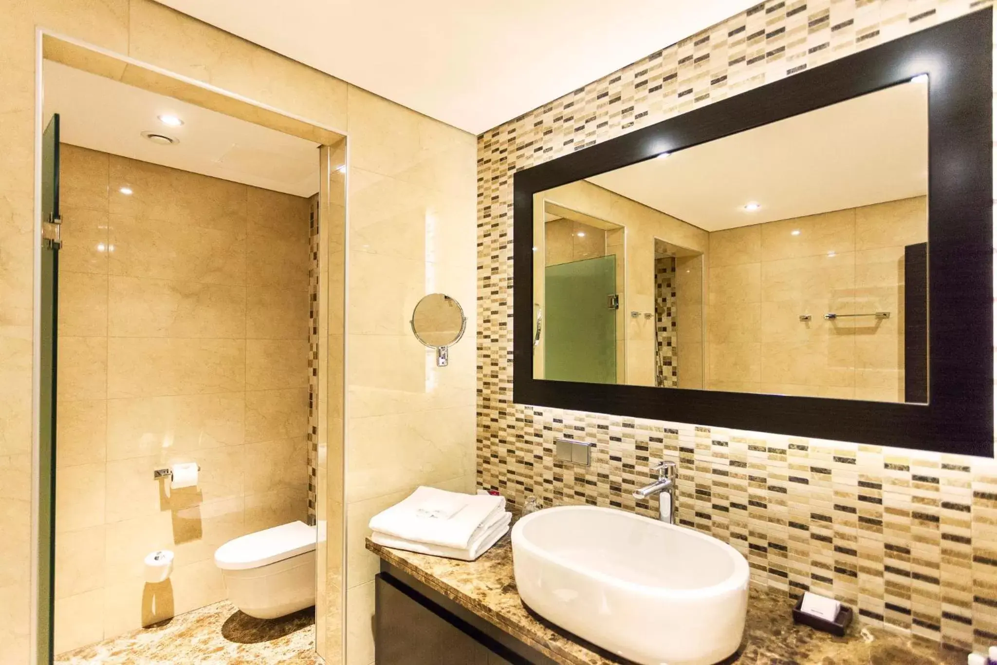 Photo of the whole room, Bathroom in Crowne Plaza - Borjomi, an IHG Hotel