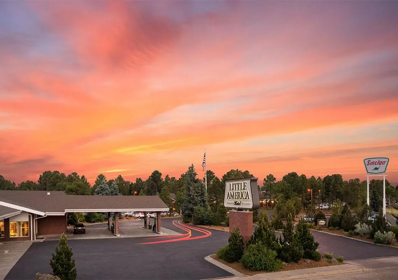 Area and facilities in Little America Hotel Flagstaff