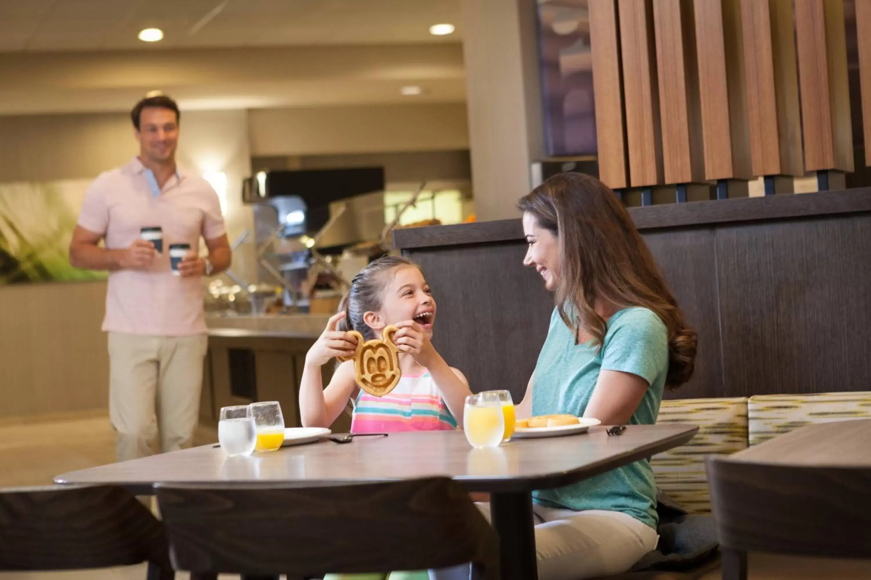 Breakfast in SpringHill Suites by Marriott Orlando Lake Buena Vista in Marriott Village