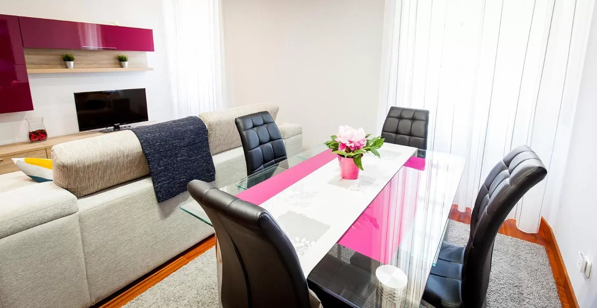 Living room, Dining Area in Apartamentos Villa Zoila Baiona