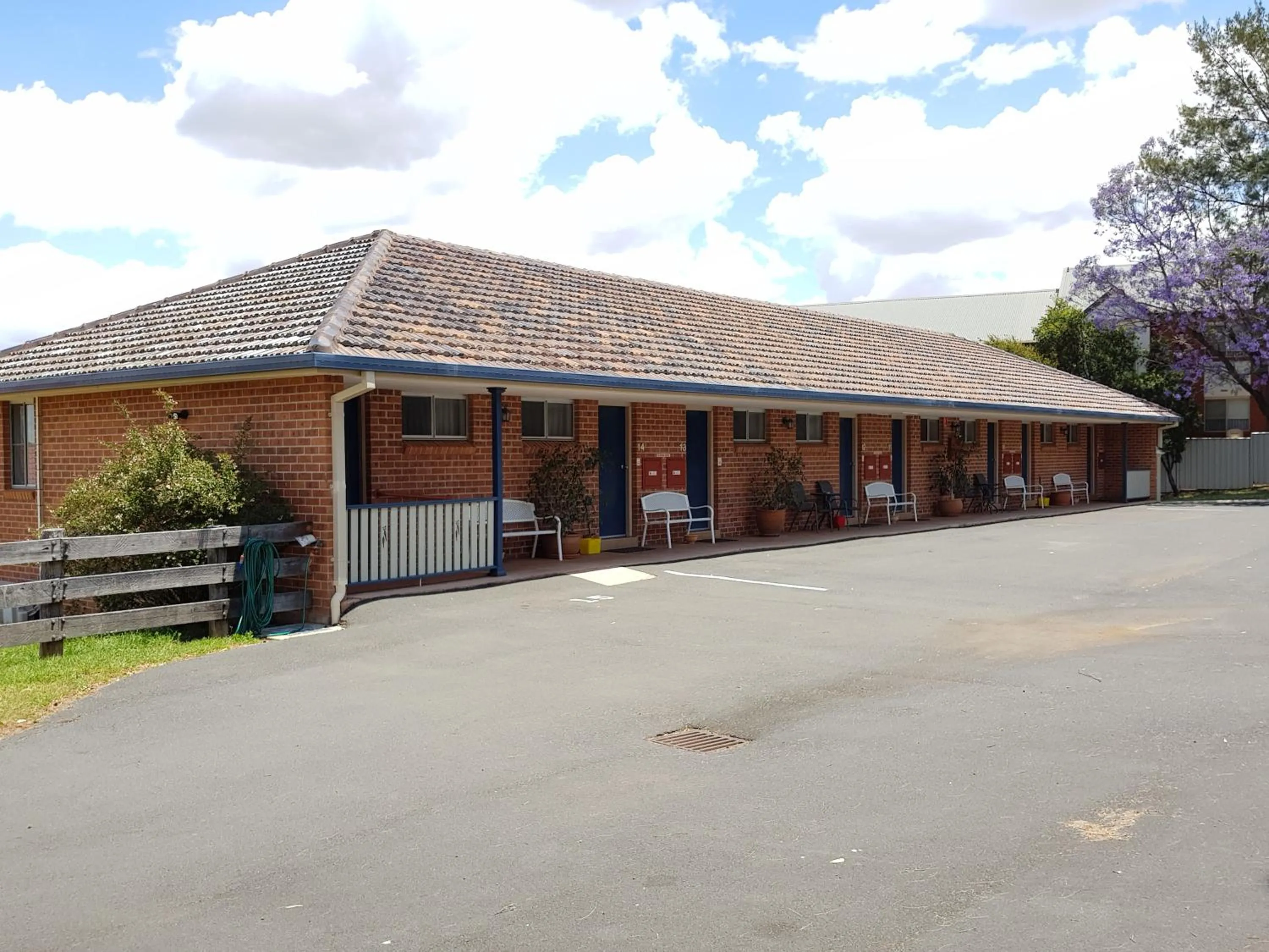 Property building in Abraham Lincoln Motel