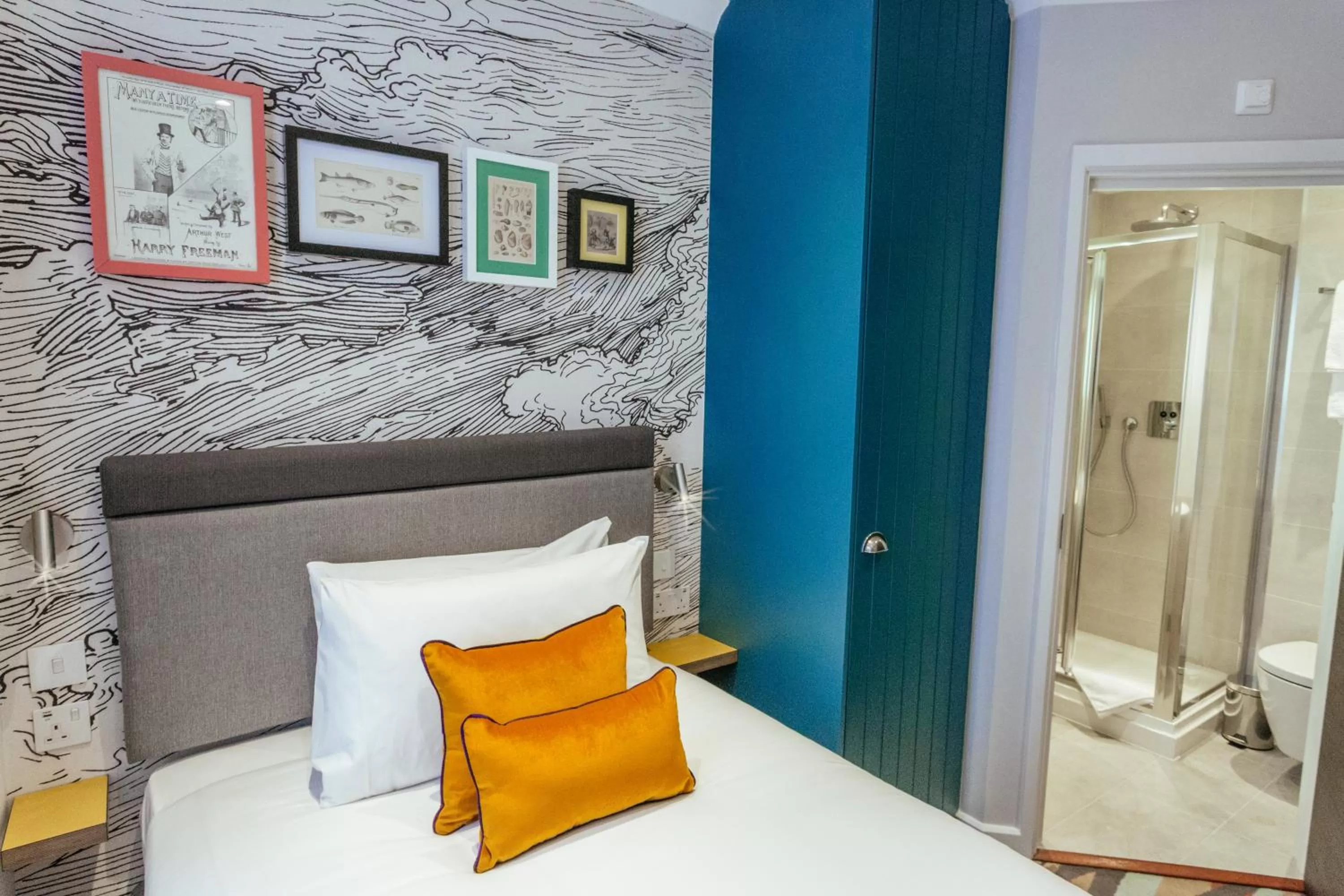 Bed in Oliver Plaza Hotel