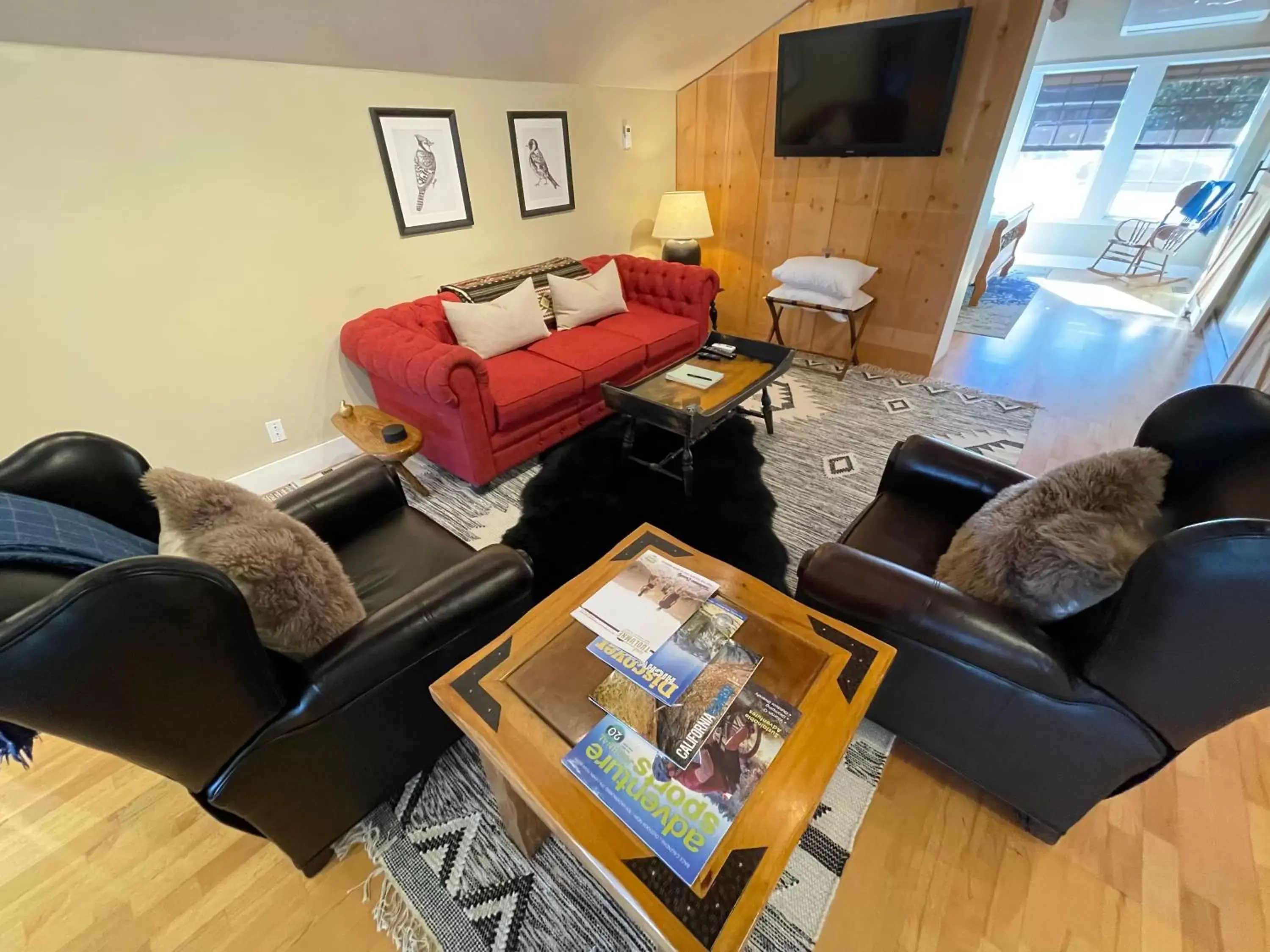 Living room, Seating Area in Yosemite Basecamp