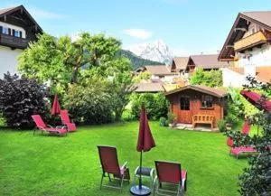 Facade/entrance in Weidegg - Hotel Garni